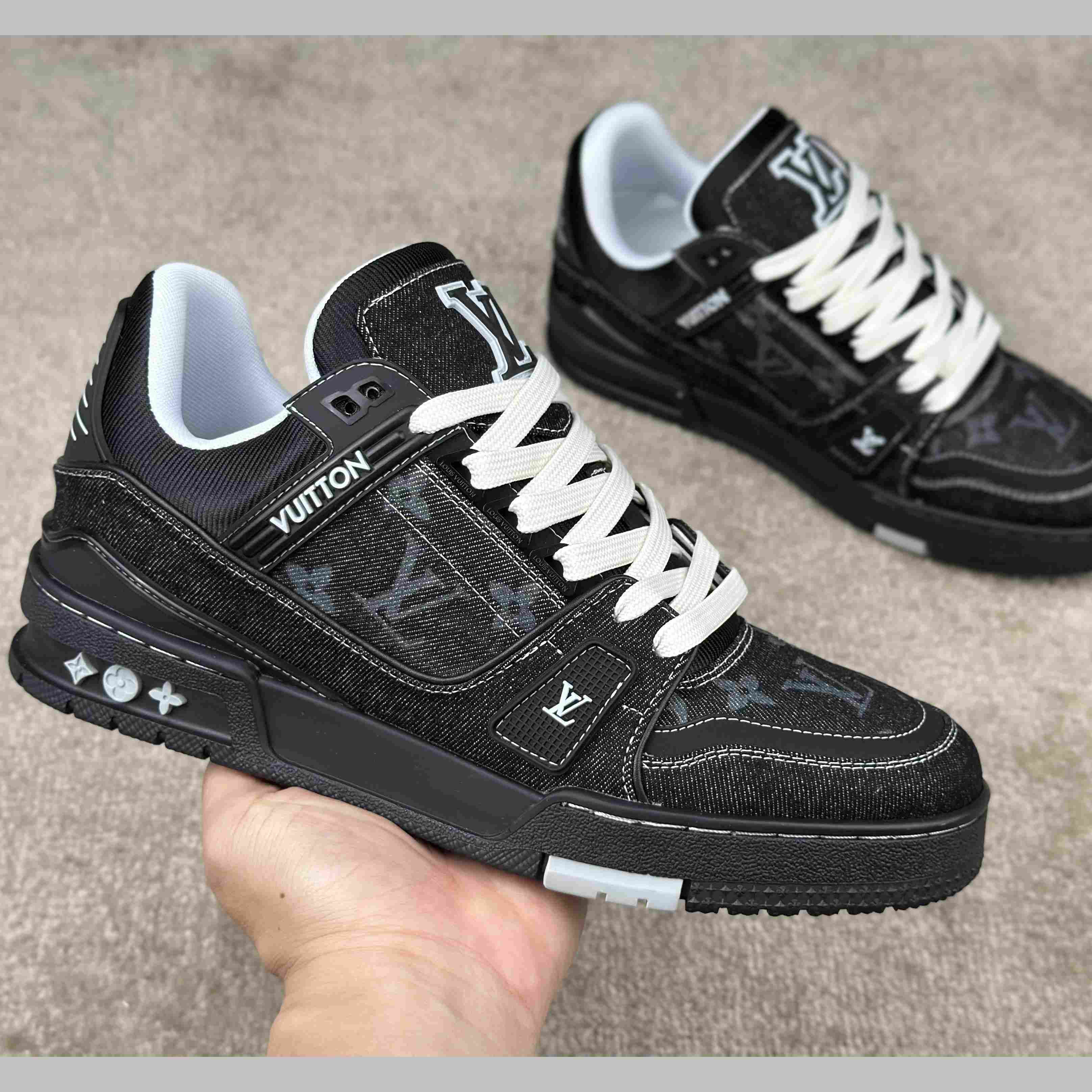 Louis Vuitton LV Trainer Sneaker  1AHSZR - DesignerGu