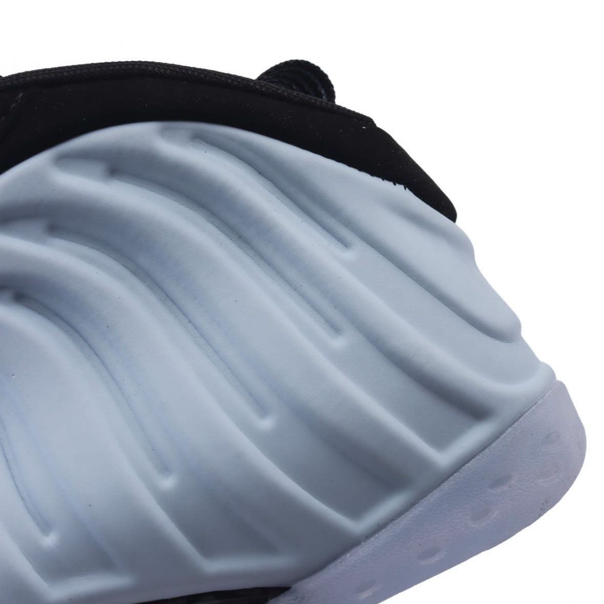 Nike Air Foamposite Sneakers         - DesignerGu