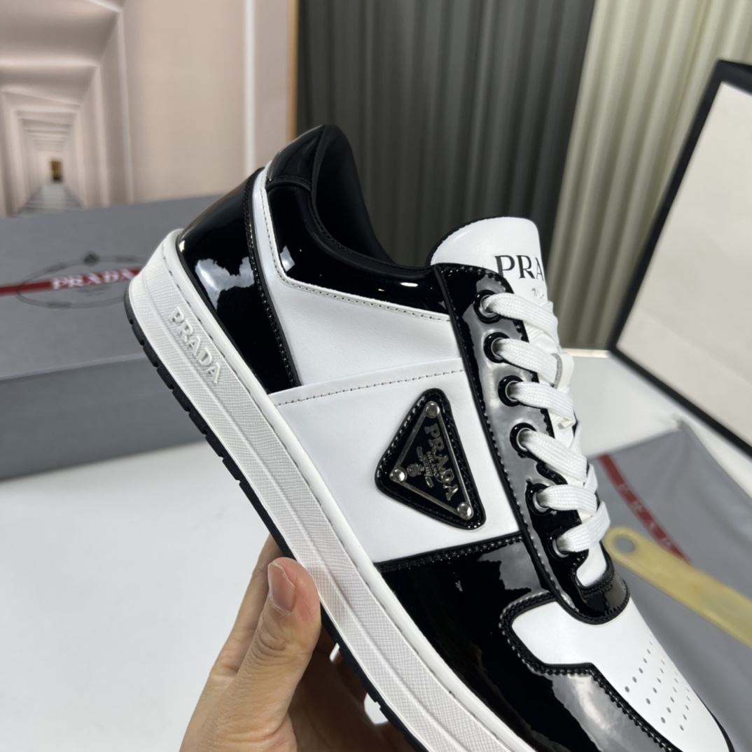 Prada Downtown triangle-logo Sneakers - DesignerGu