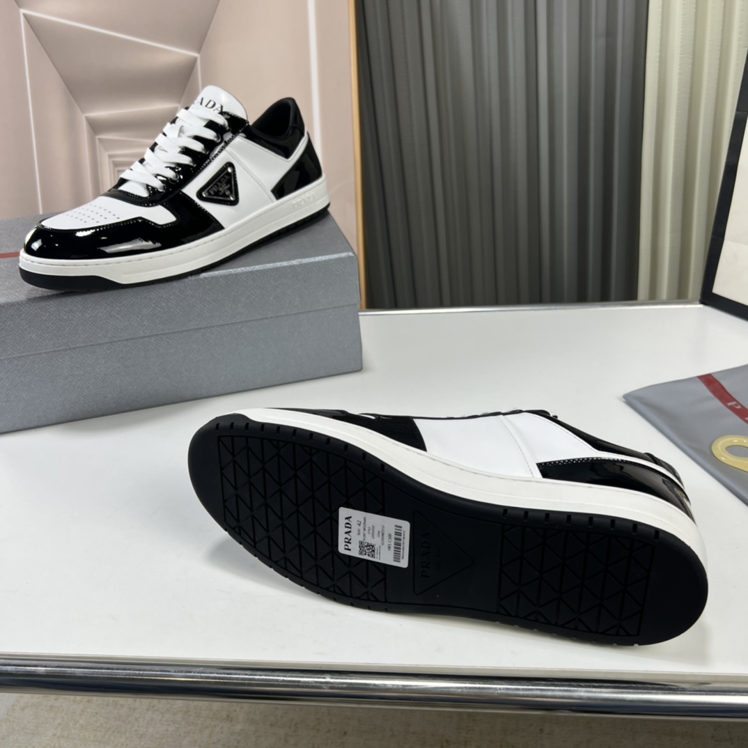 Prada Downtown triangle-logo Sneakers - DesignerGu