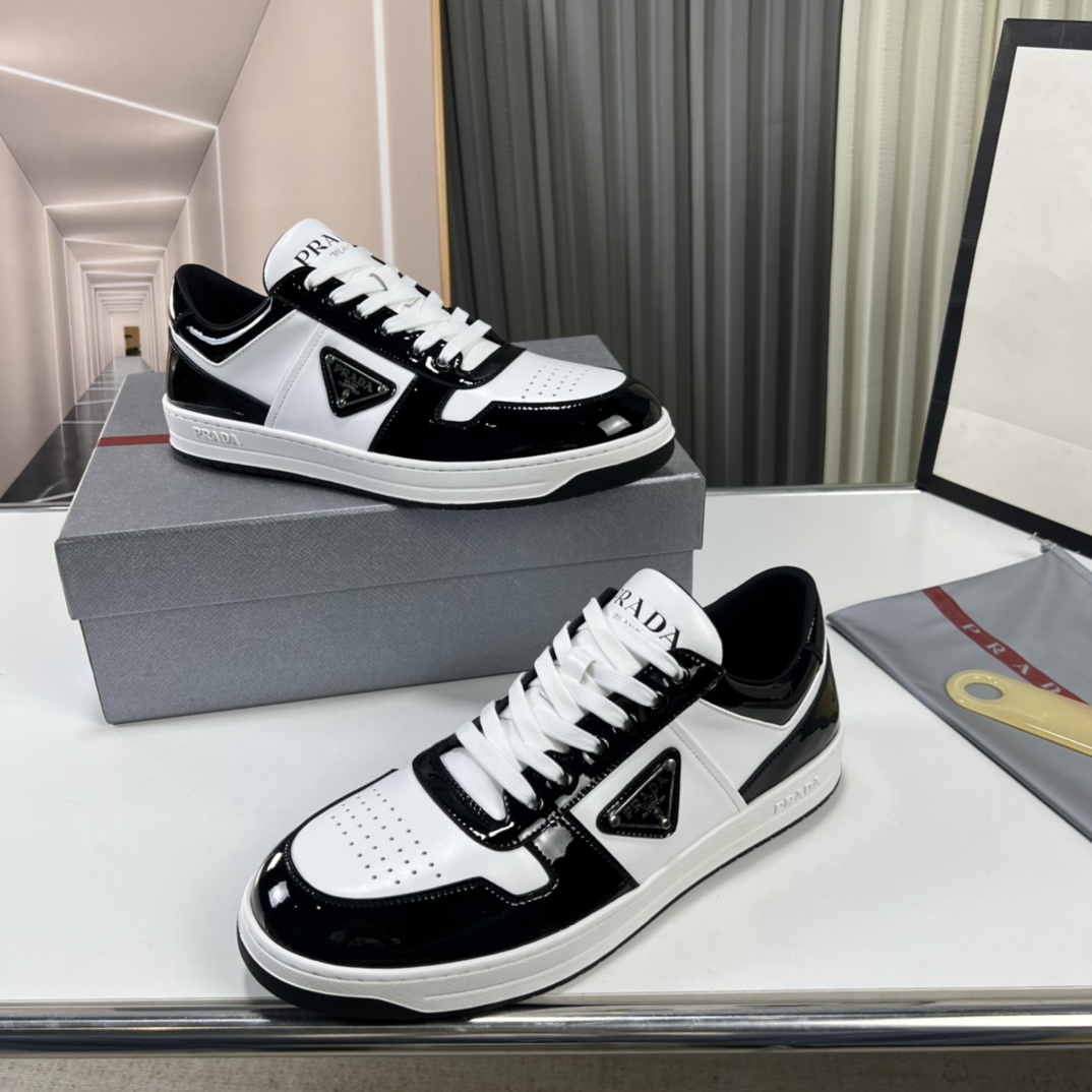 Prada Downtown triangle-logo Sneakers - DesignerGu