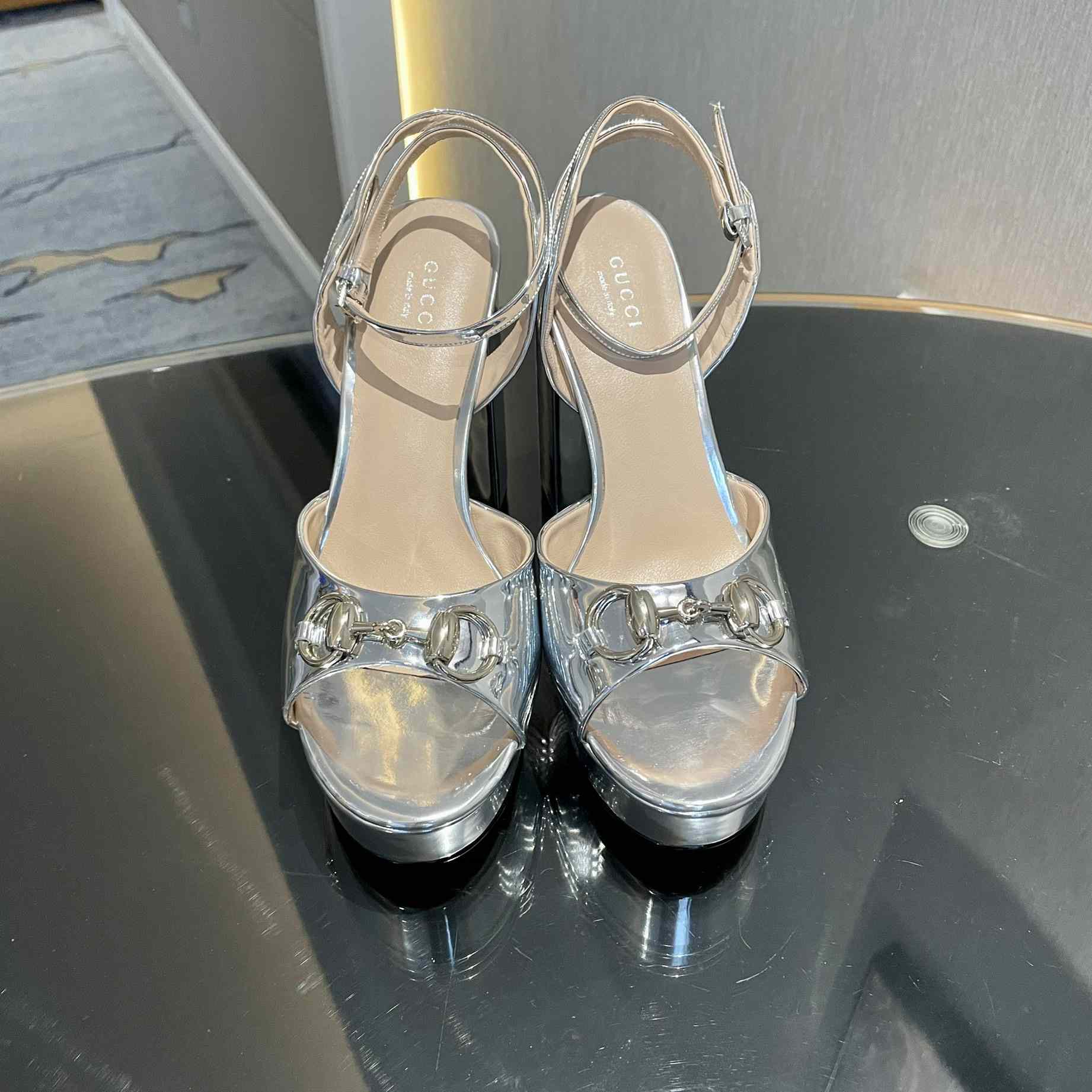 Gucci Silver Leather Sandals    11cm - DesignerGu