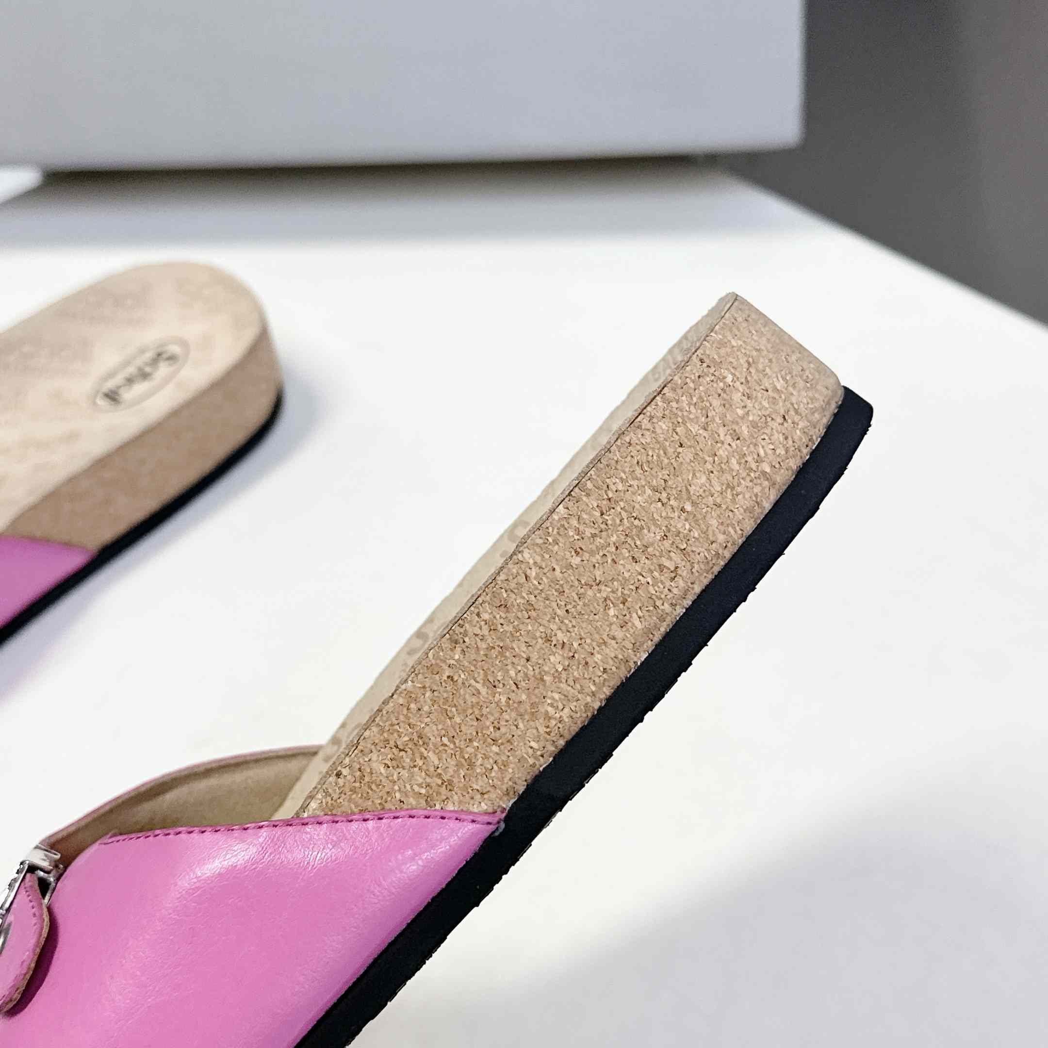 Balenciaga Scholl Flat Sandal In Glossy Pink - DesignerGu