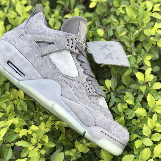 KAWS x Air Jordan 4 “Cool Grey”      - DesignerGu