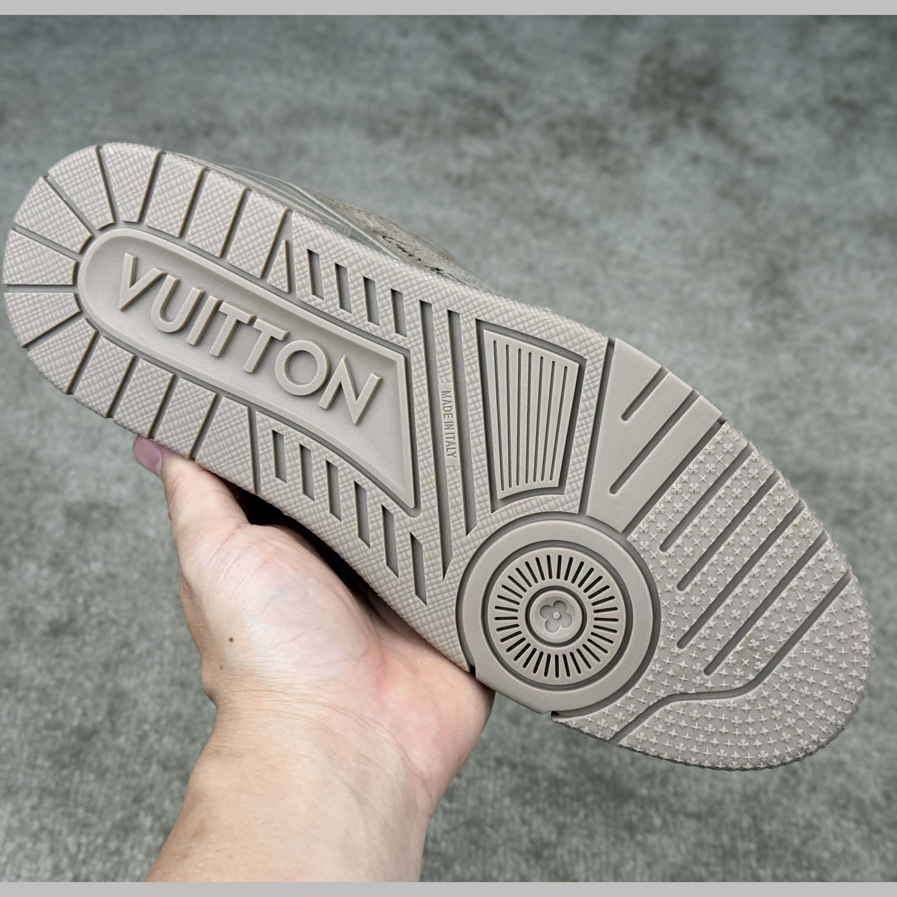 Louis Vuitton LV Trainer Sneaker   1AH622 - DesignerGu