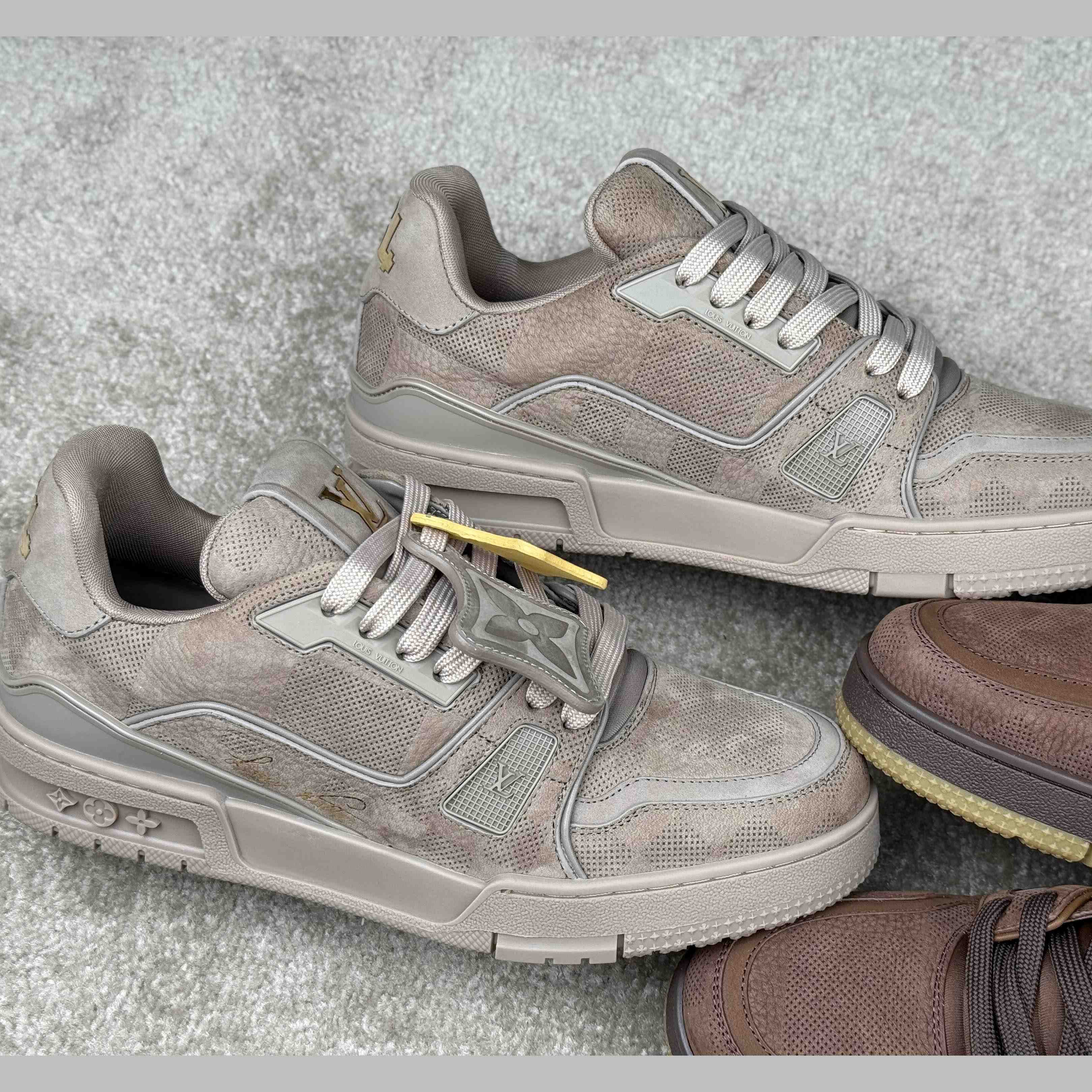 Louis Vuitton LV Trainer Sneaker   1AH622 - DesignerGu