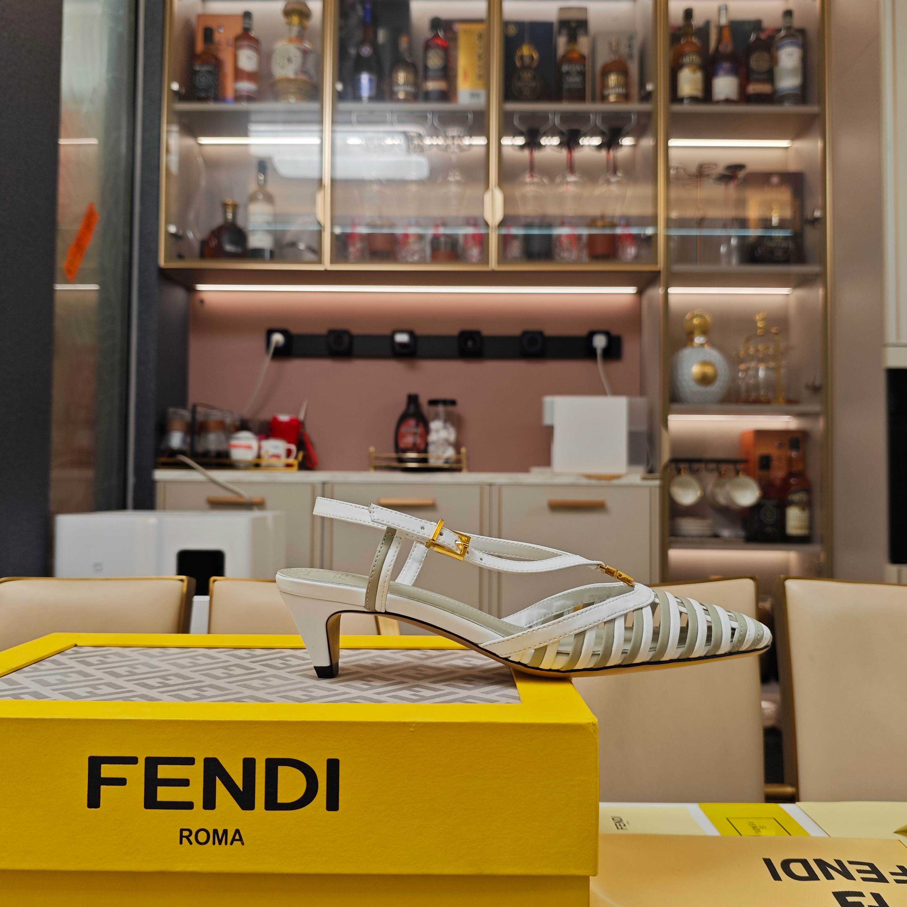 Fendi FFold Leather Low-heeled Slingbacks - DesignerGu