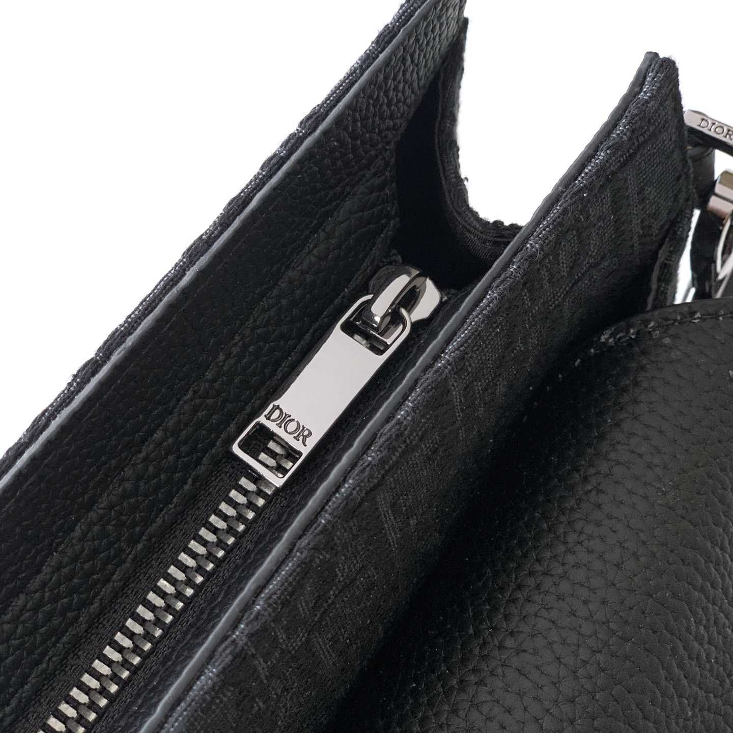 Dior Saddle A5 Triangle Pouch  - DesignerGu