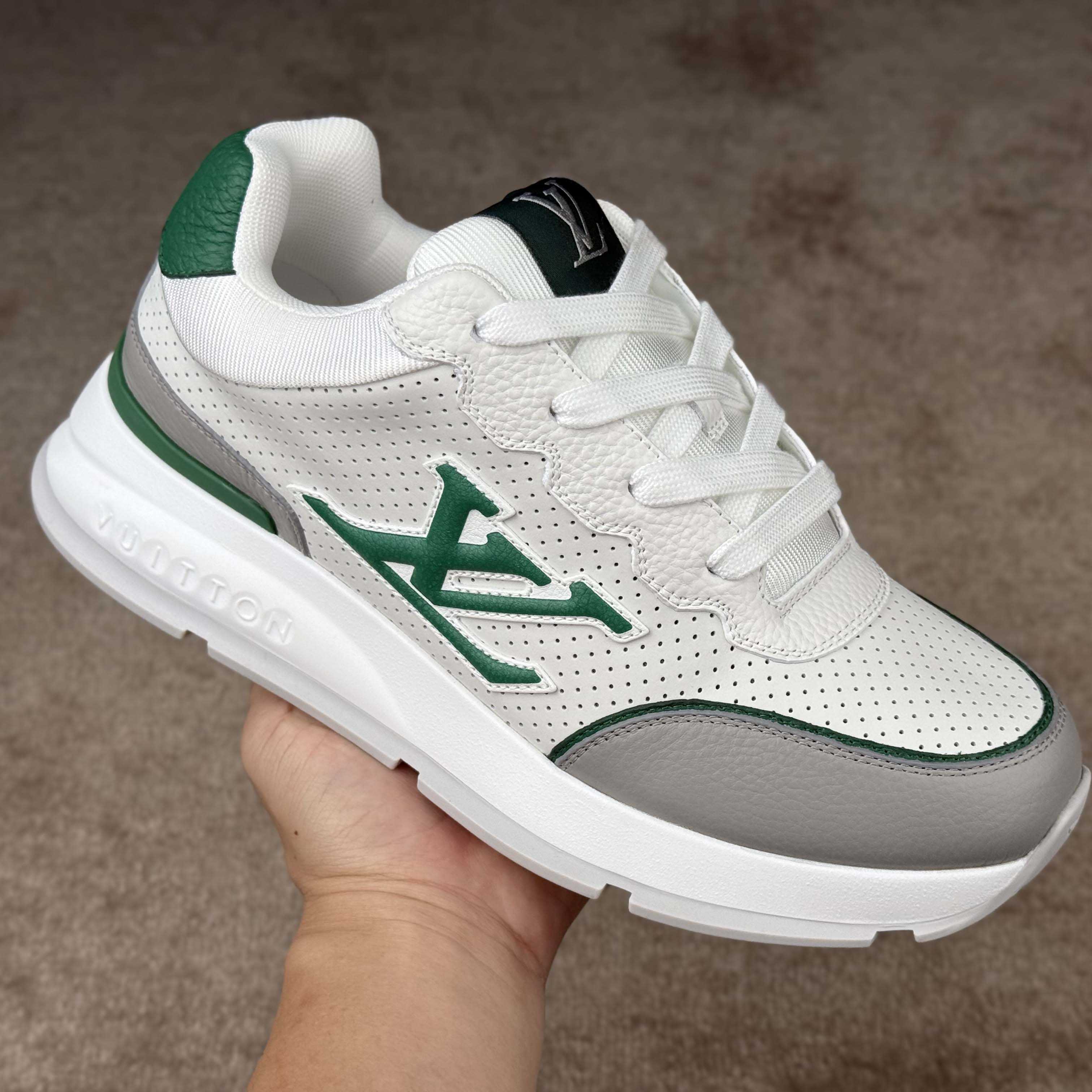 Louis Vuitton LV Classic Sneaker   1AHSUG - DesignerGu