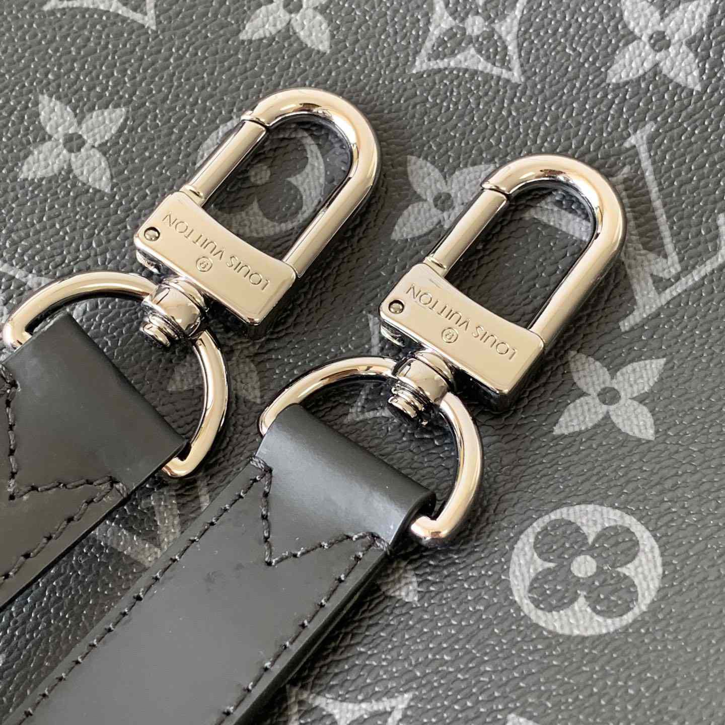 Louis Vuitton Monogram Eclipse Briefcase  39x28x11cm  M40566 - DesignerGu