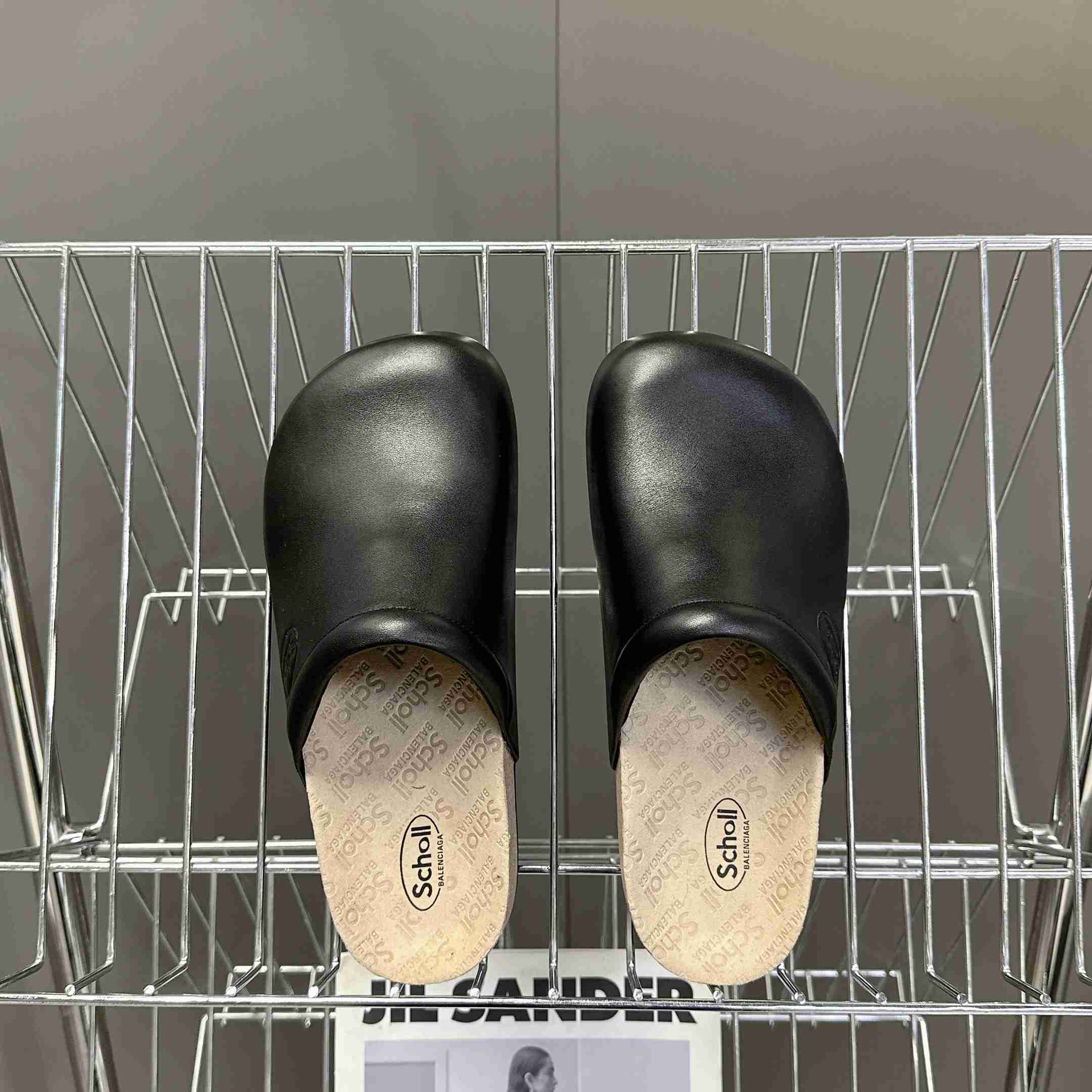 Balenciaga Scholl Flat Mule In Black - DesignerGu