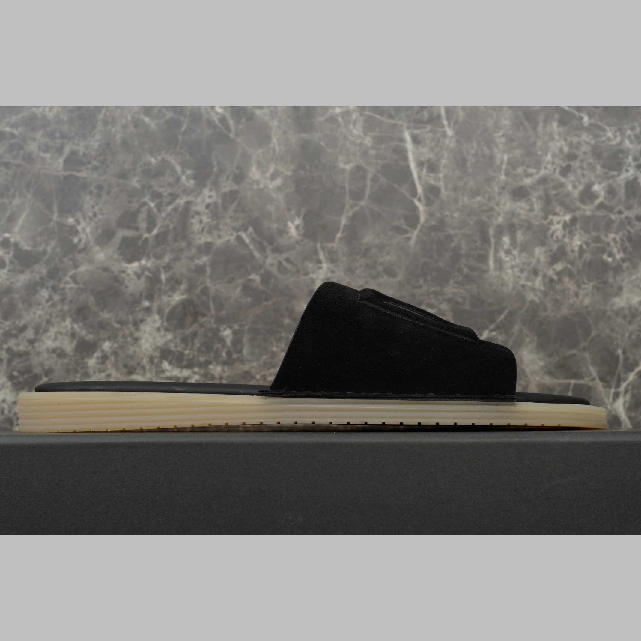 Dolce & Gabbana Suede Sliders - DesignerGu