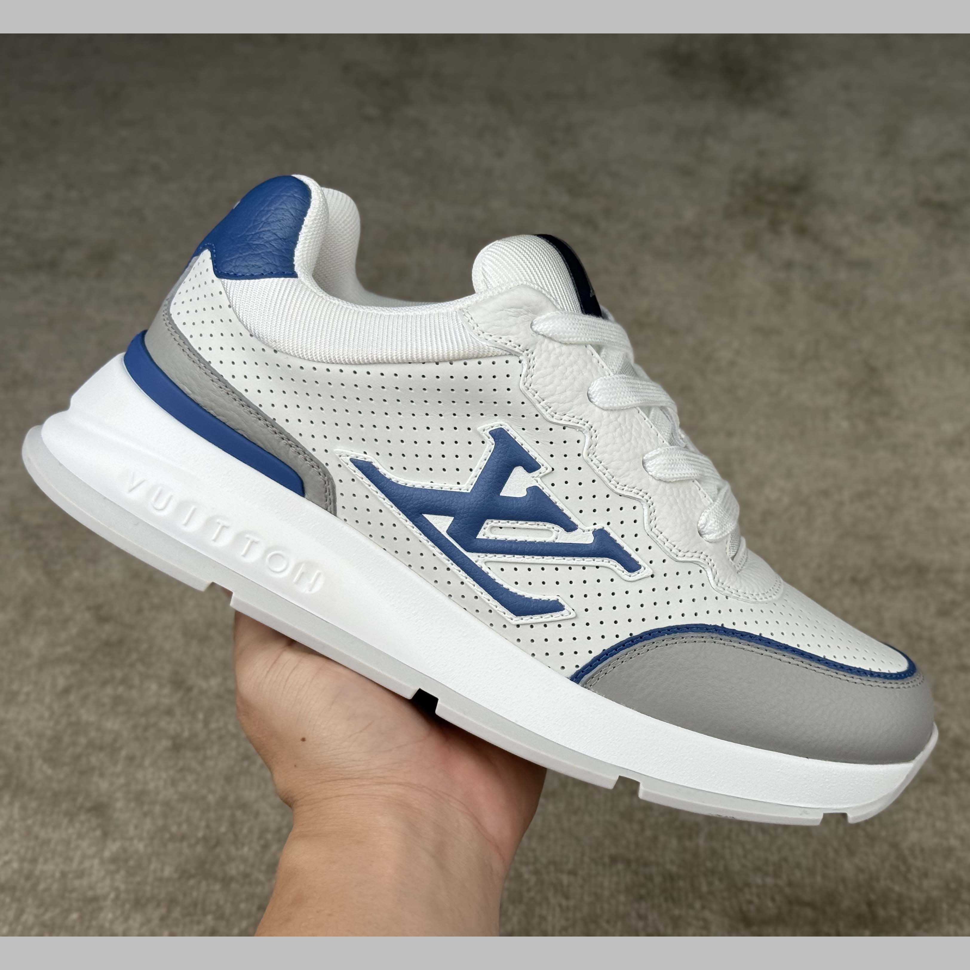 Louis Vuitton LV Classic Sneaker   1AHSV0 - DesignerGu