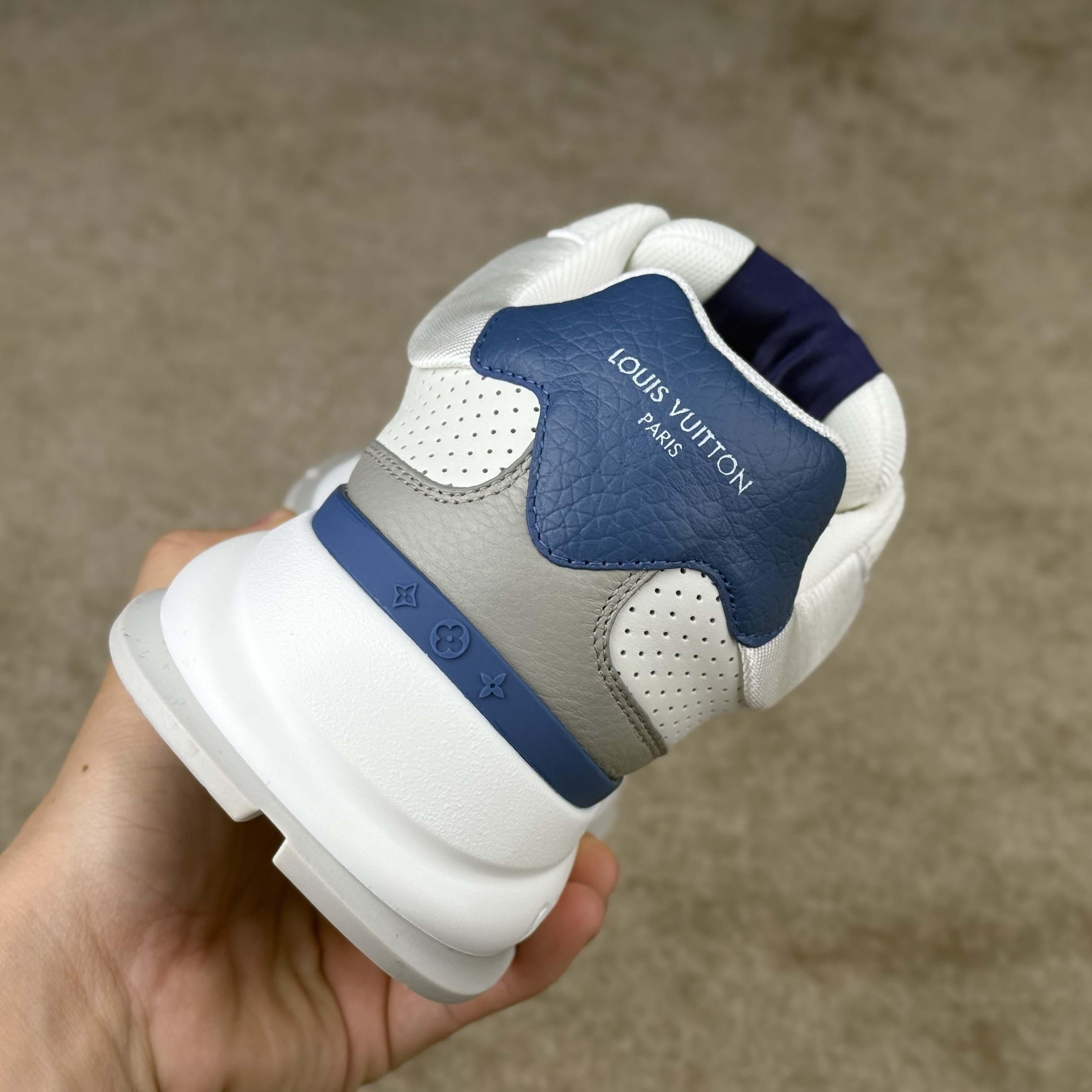 Louis Vuitton LV Classic Sneaker   1AHSV0 - DesignerGu