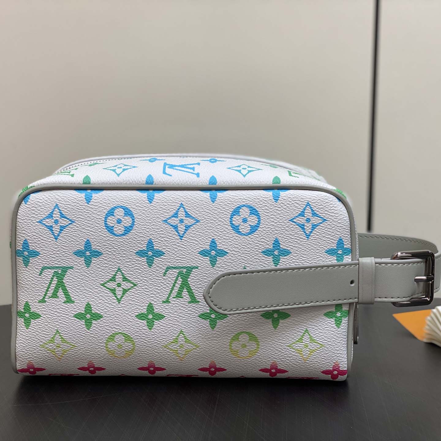 Louis Vuitton Dopp Kit   (23×13×12cm)  M14034 - DesignerGu