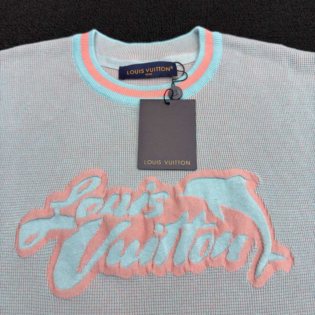 Louis Vuitton Graphic Short-Sleeved Crewneck   1AHVNY - DesignerGu