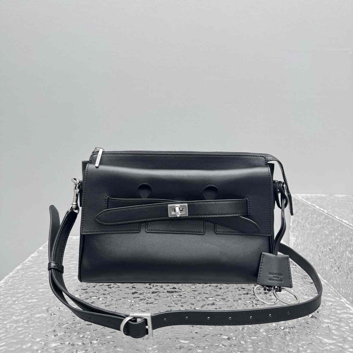 Balenciaga Bel Air Zipped Messenger Bag Small In Black - DesignerGu