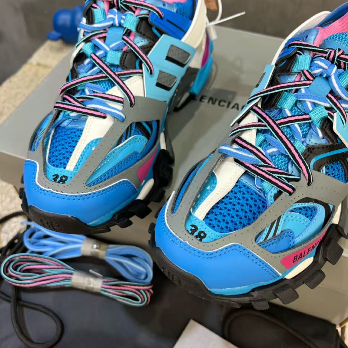 Balenciaga Track Sneakers - DesignerGu