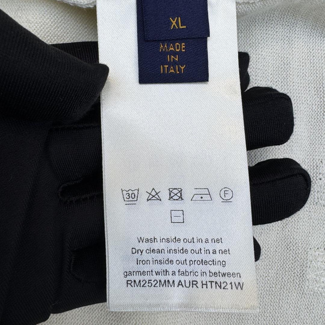 Louis Vuitton Embellished Short-Sleeved Crewneck   1AHVOA - DesignerGu