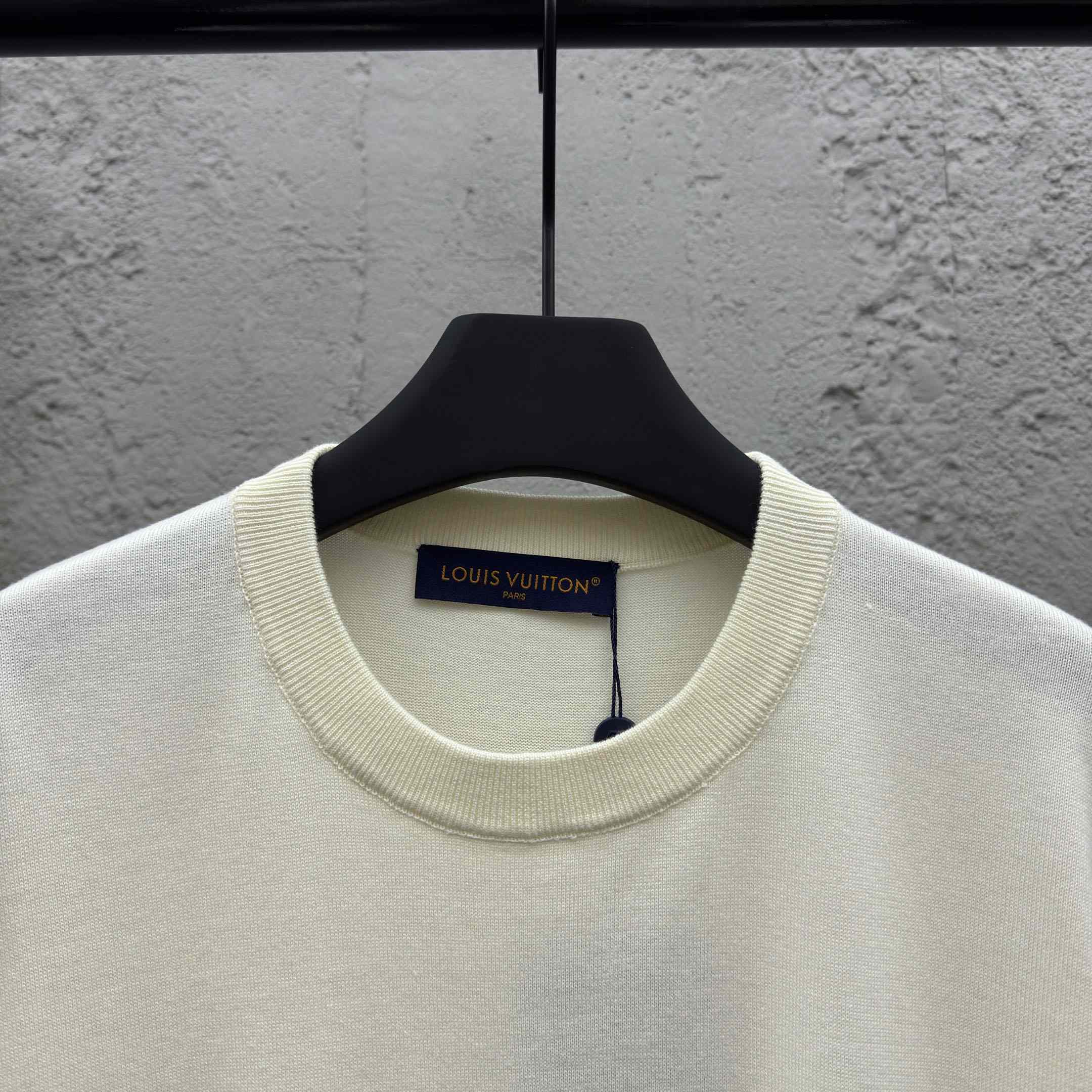 Louis Vuitton Embellished Short-Sleeved Crewneck   1AHVOA - DesignerGu