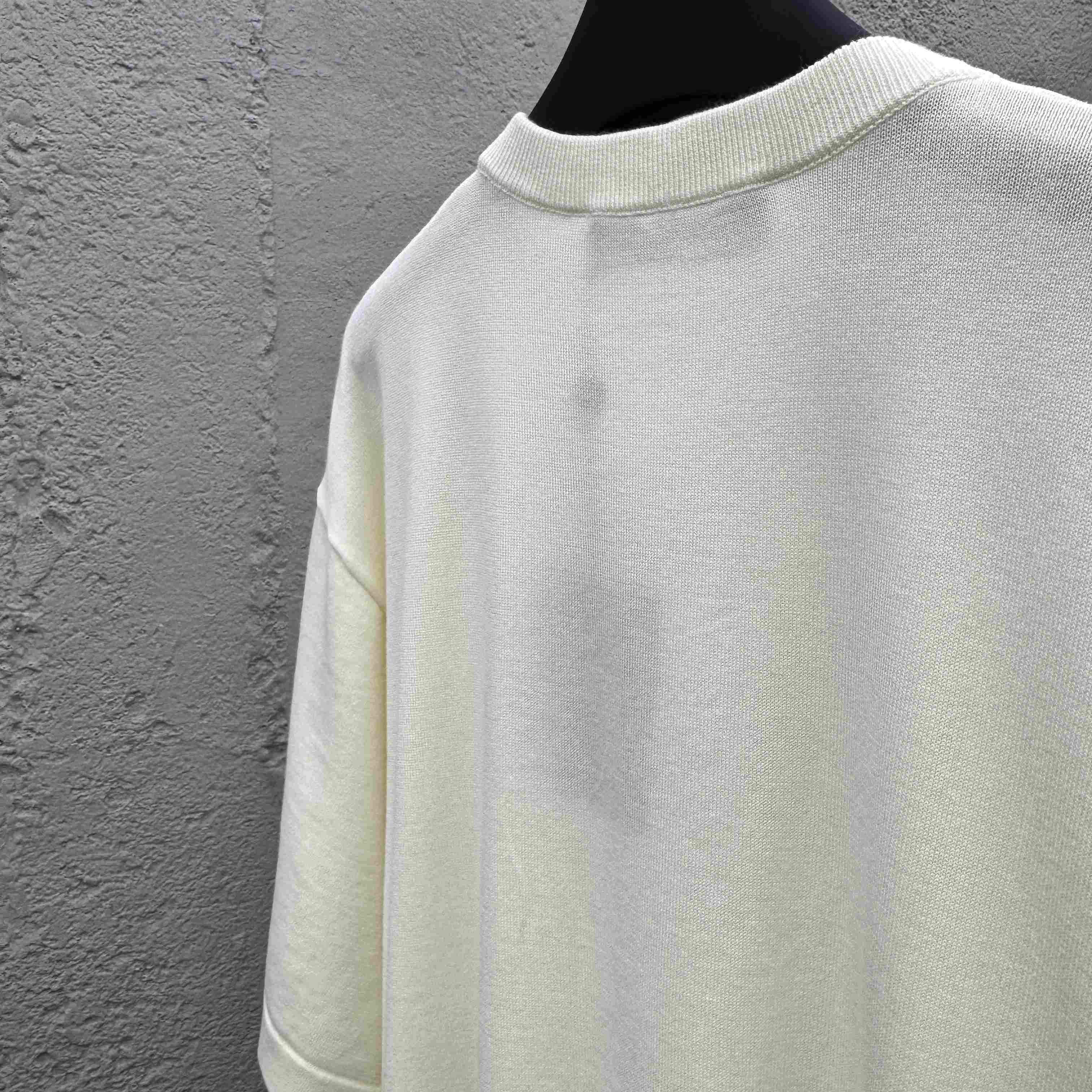 Louis Vuitton Embellished Short-Sleeved Crewneck   1AHVOA - DesignerGu