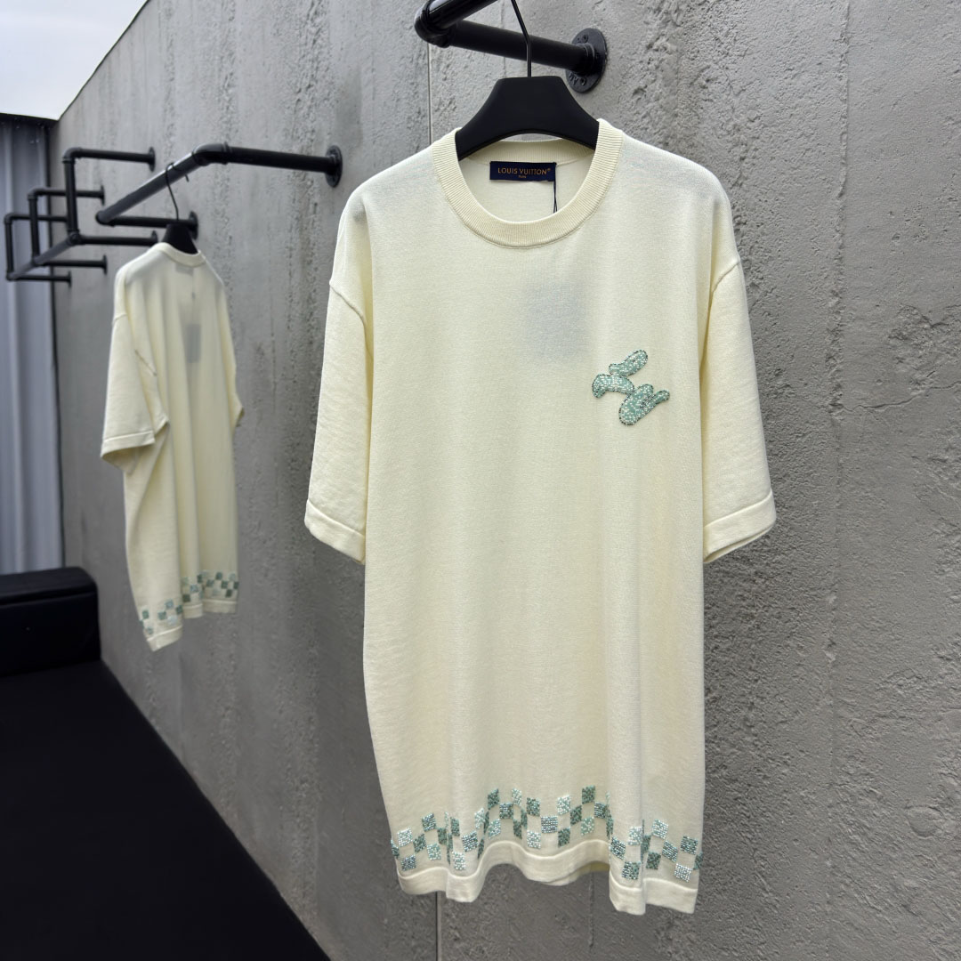 Louis Vuitton Embellished Short-Sleeved Crewneck   1AHVOA - DesignerGu
