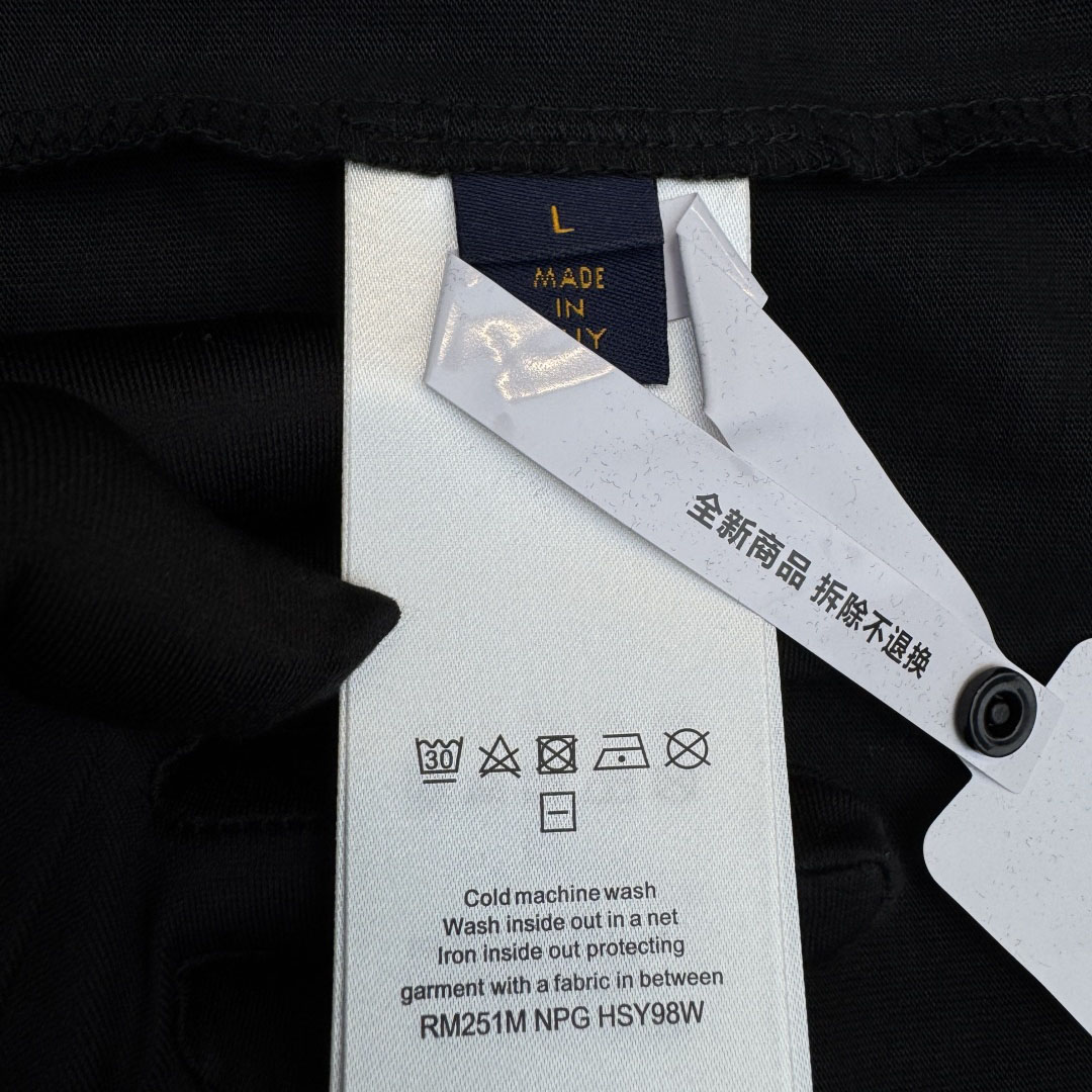 Louis Vuitton Iridescent LV Vers T-Shirt   1AGTSD - DesignerGu