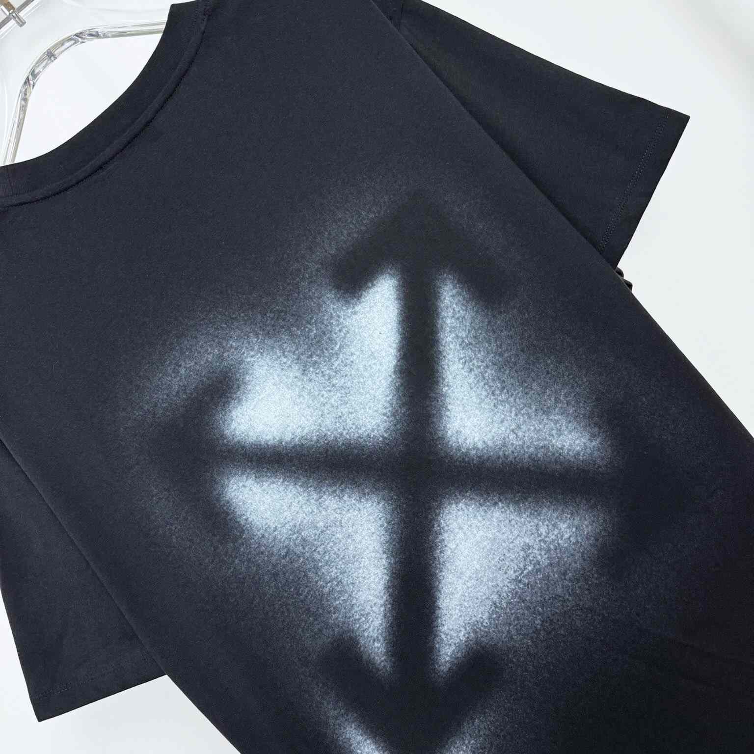 Off-White Spray Arrow T-Shirt - DesignerGu