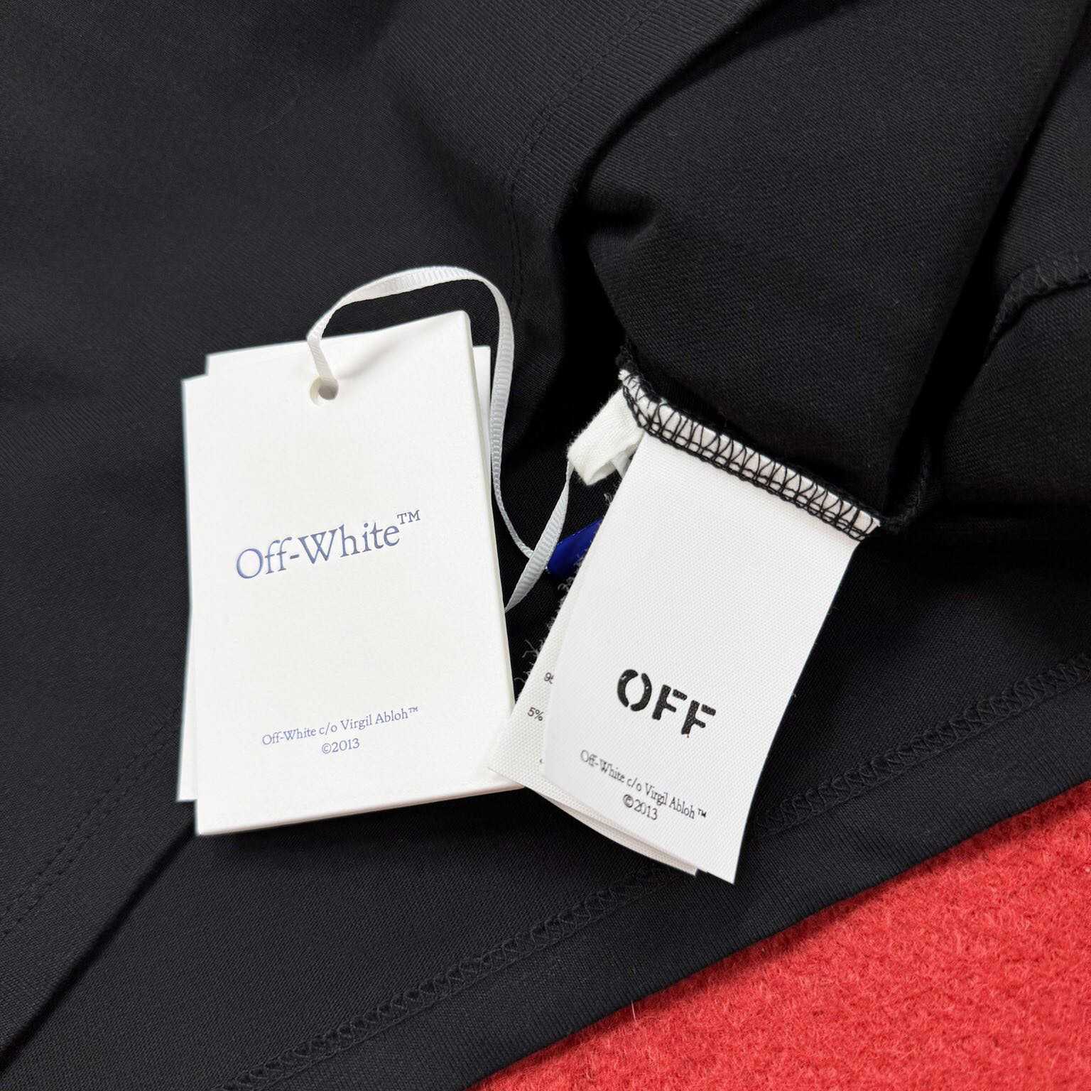 Off-White Spray Arrow T-Shirt - DesignerGu