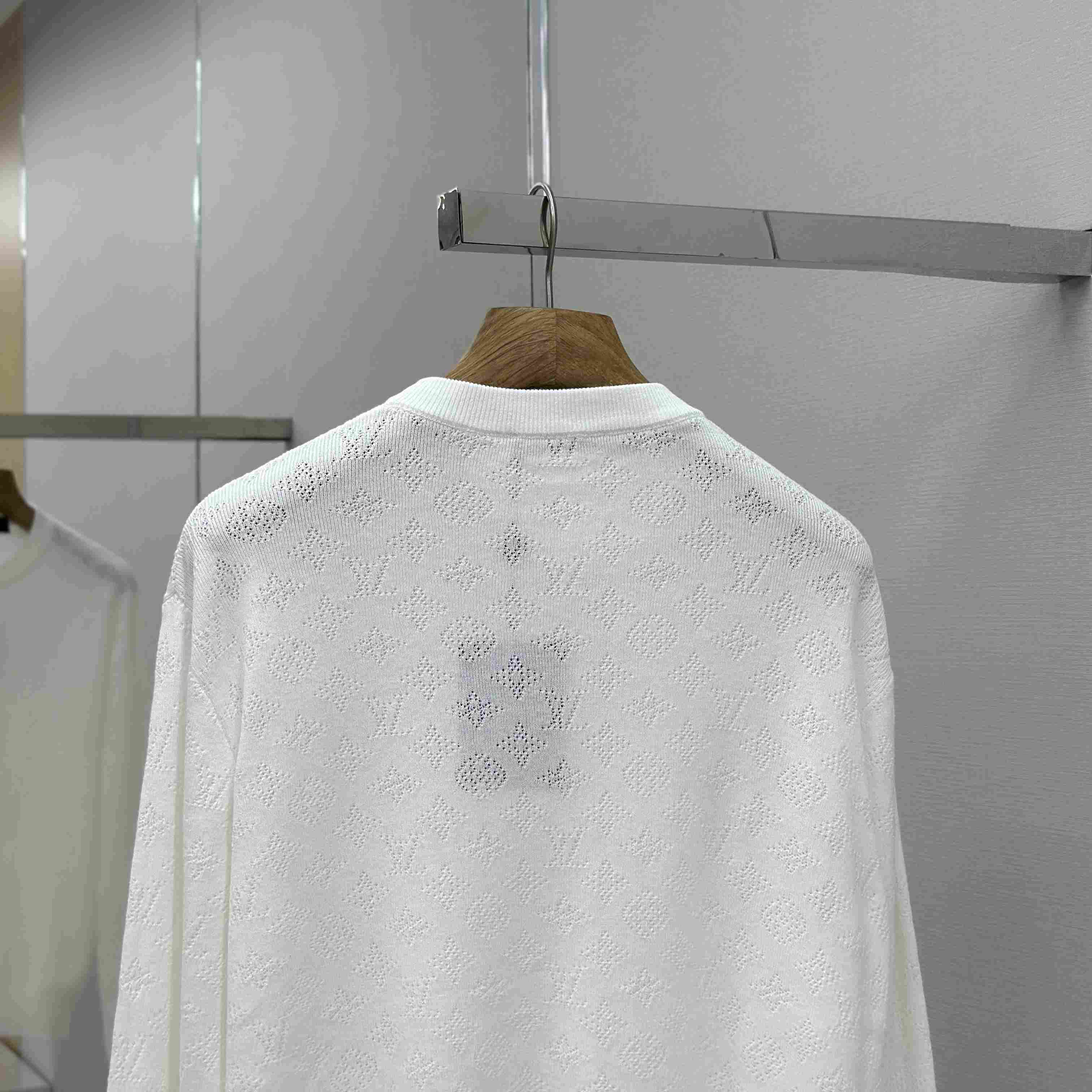 Louis Vuitton Monogram Pointelle Cotton Pullover   1AGJHC - DesignerGu