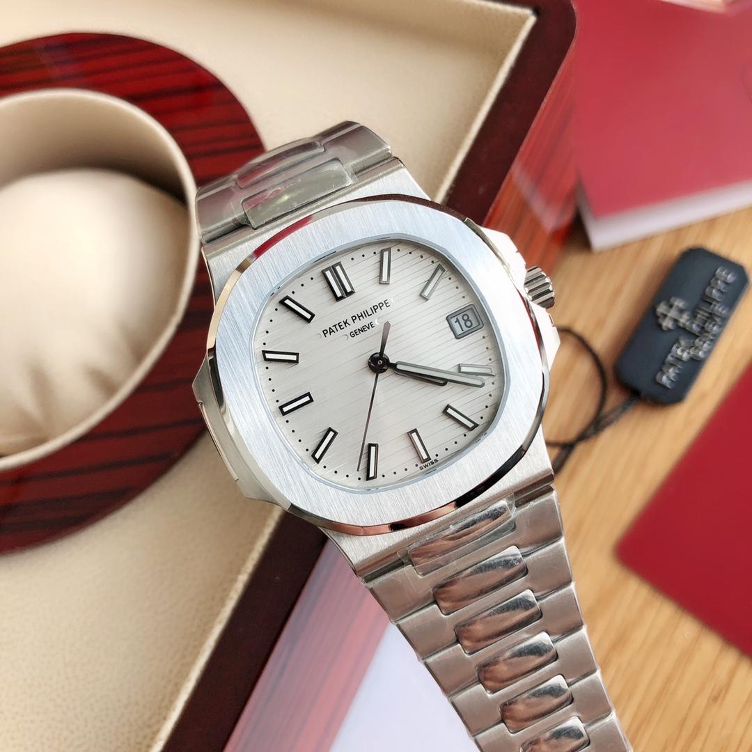 Patek Philippe Nautilus Mens 40mm 5711/1A - DesignerGu