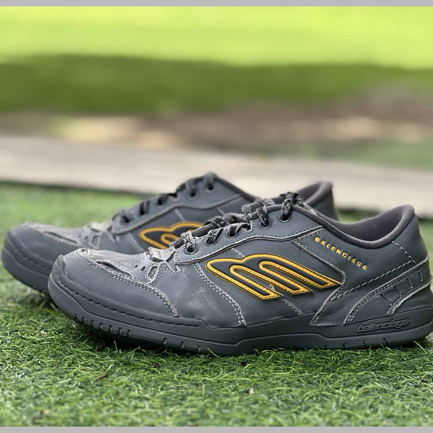 Balenciaga Hamptons Worn-Out Sneaker In Grey And Yellow Cowskin And Polyester - DesignerGu