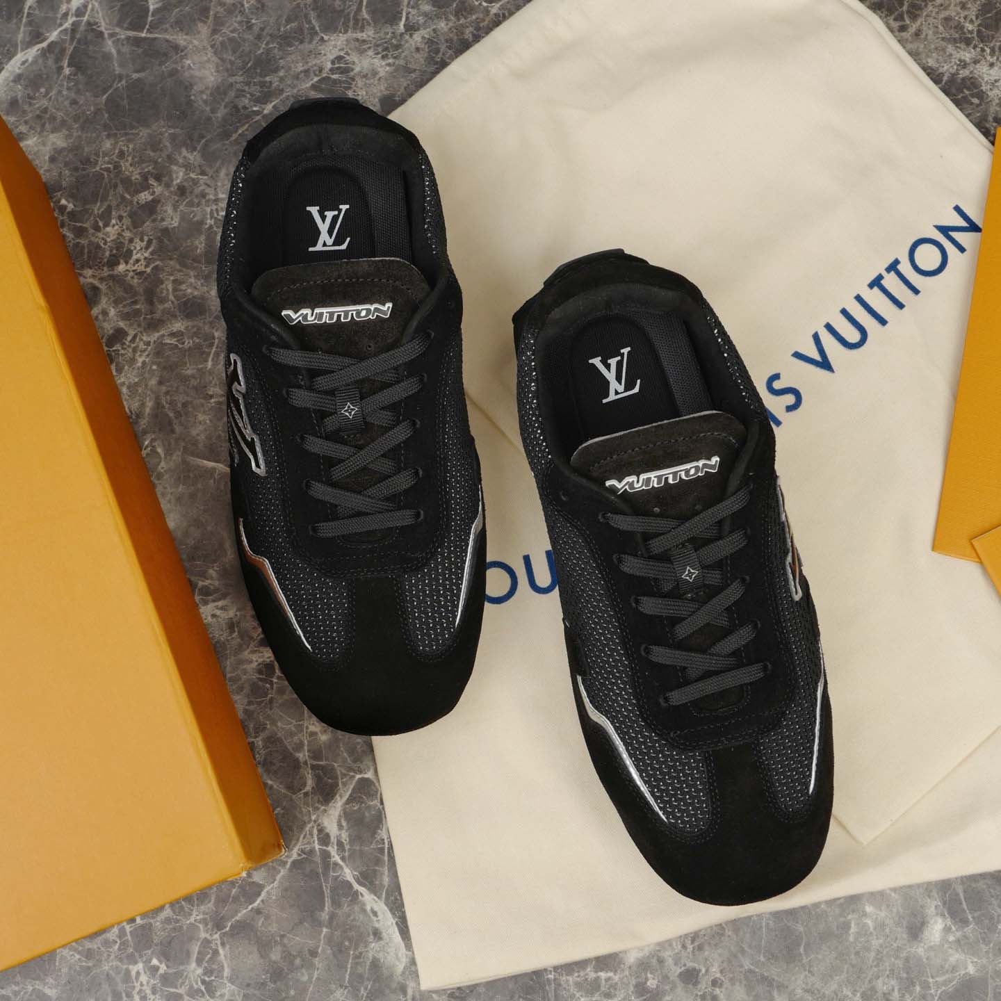 Louis Vuitton LV Rally Sneaker   1AHTZI - DesignerGu