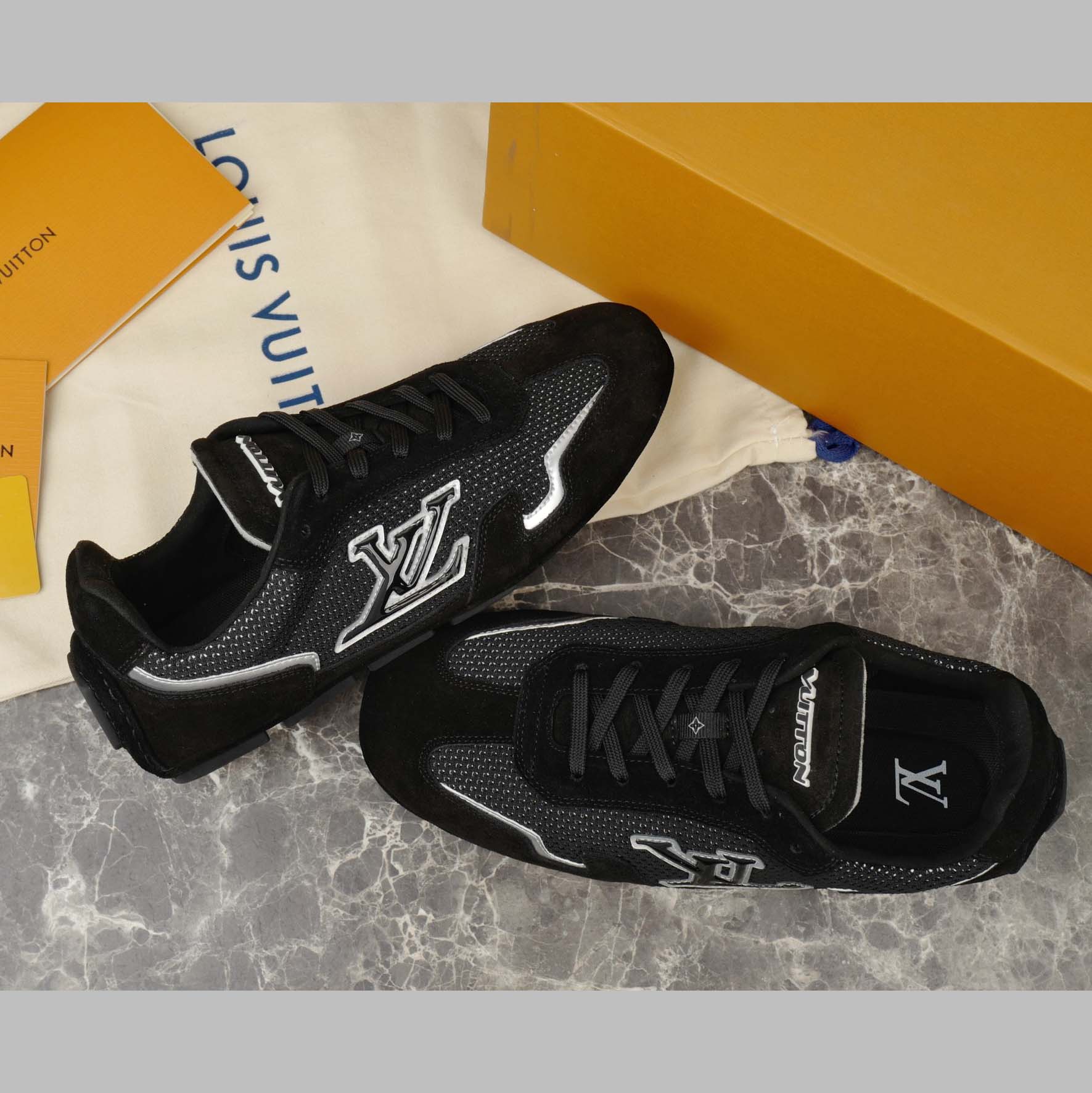 Louis Vuitton LV Rally Sneaker   1AHTZI - DesignerGu