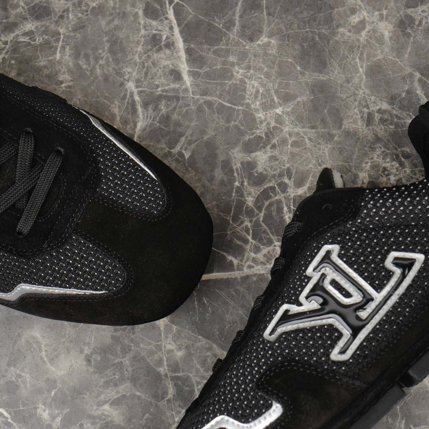 Louis Vuitton LV Rally Sneaker   1AHTZI - DesignerGu