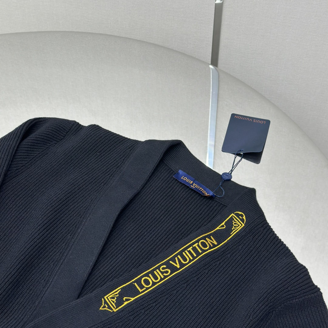 Louis Vuitton Embroidered Signature Cardigan   1AHVMY - DesignerGu