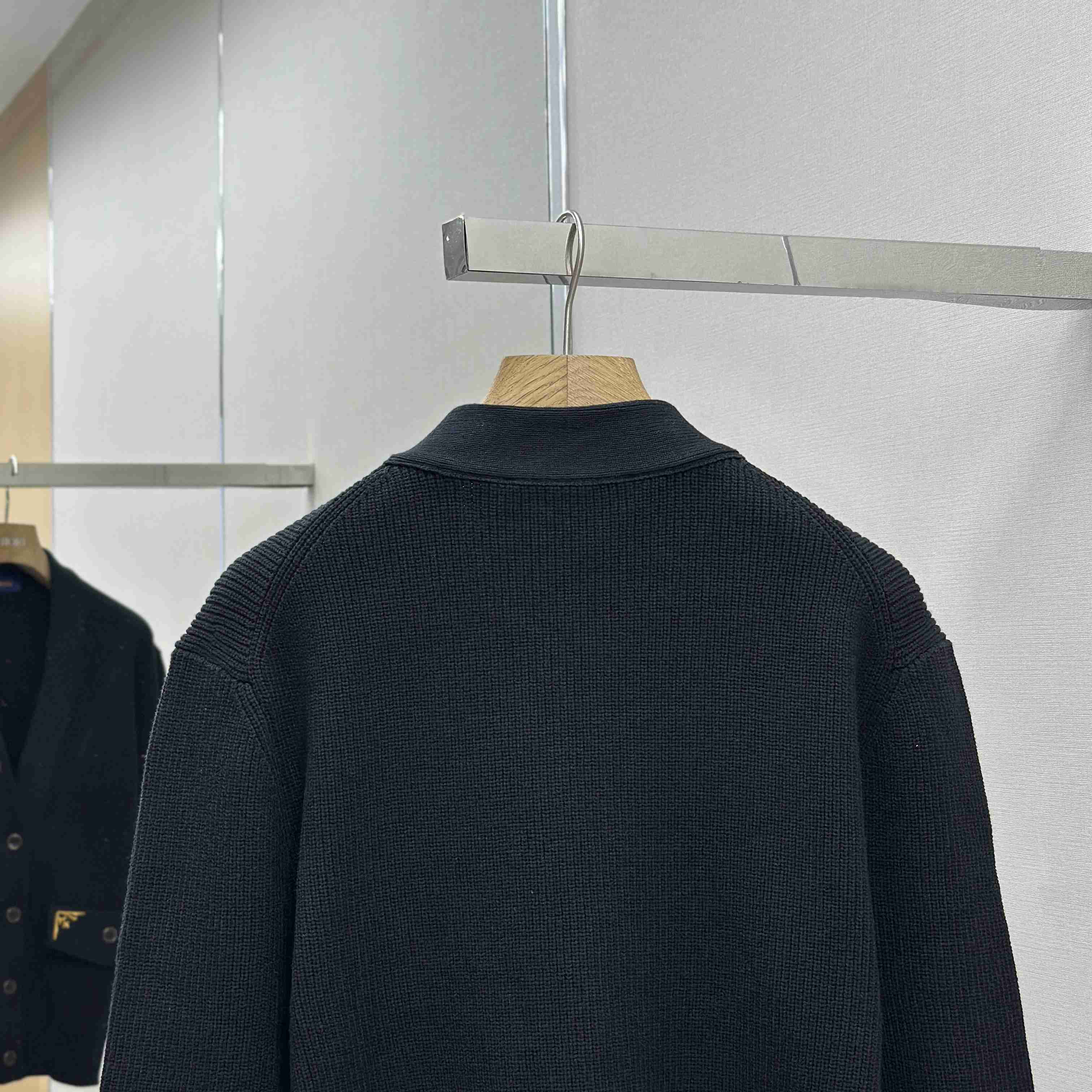 Louis Vuitton Embroidered Signature Cardigan   1AHVMY - DesignerGu