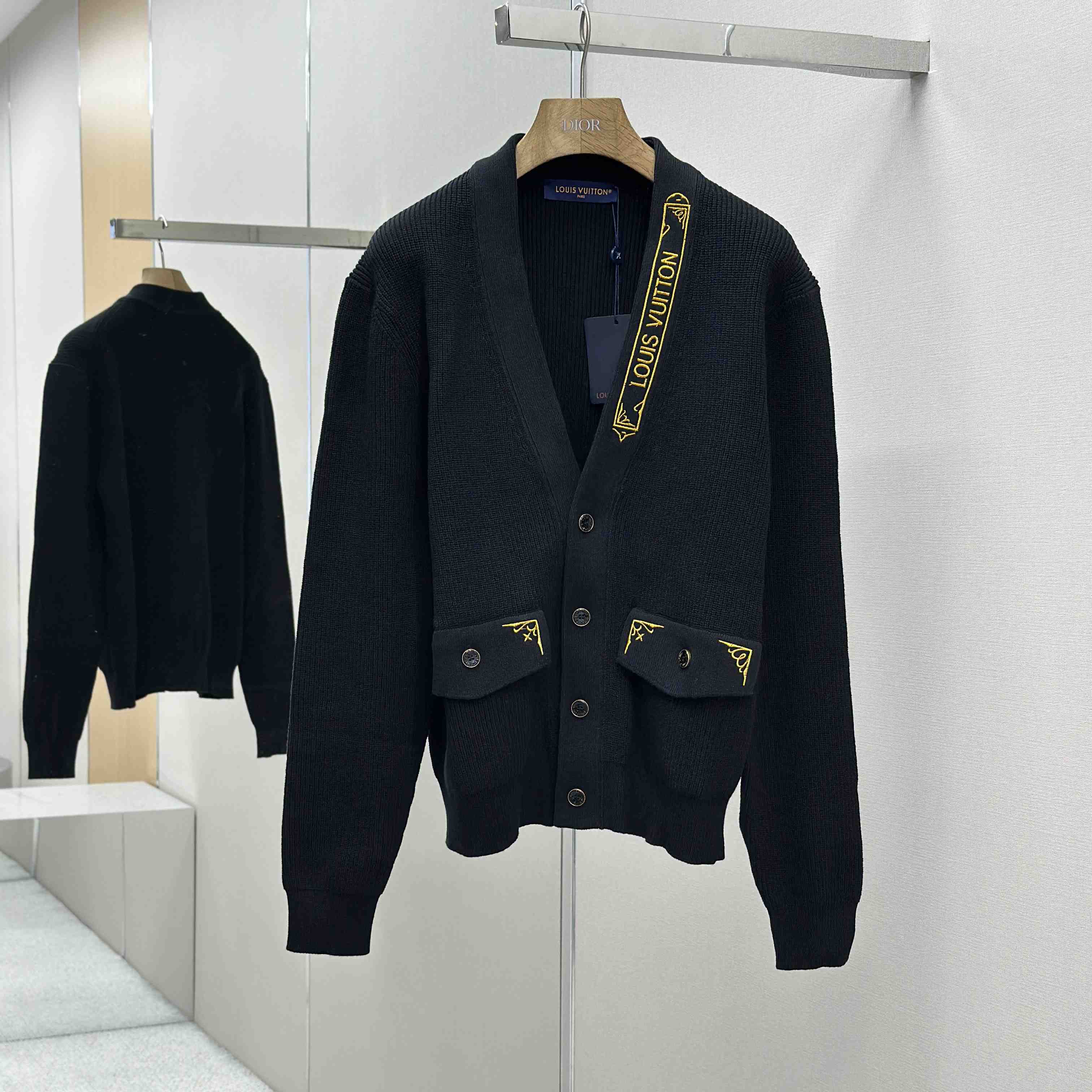 Louis Vuitton Embroidered Signature Cardigan   1AHVMY - DesignerGu