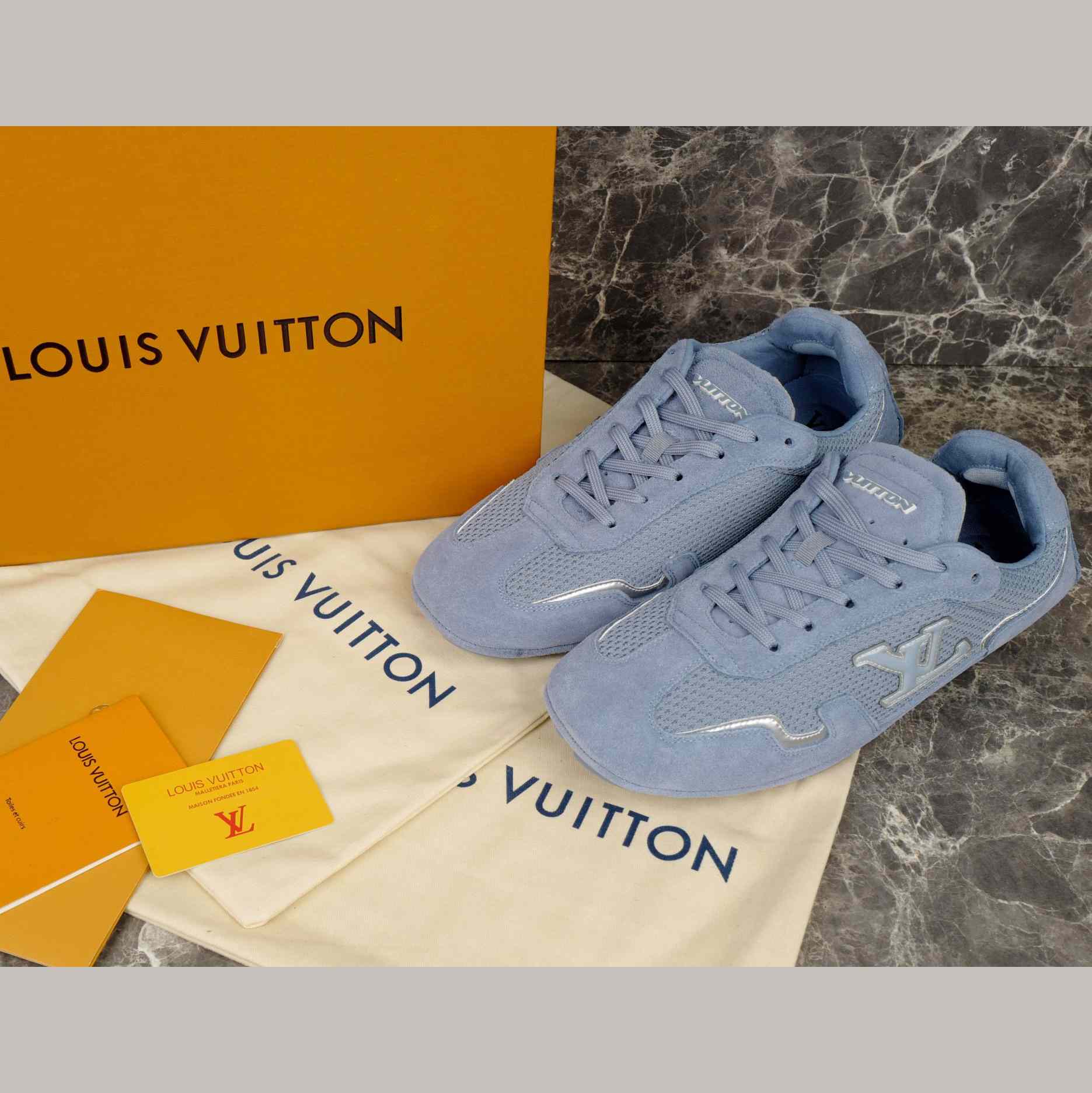 Louis Vuitton LV Rally Sneaker   1AHU29 - DesignerGu