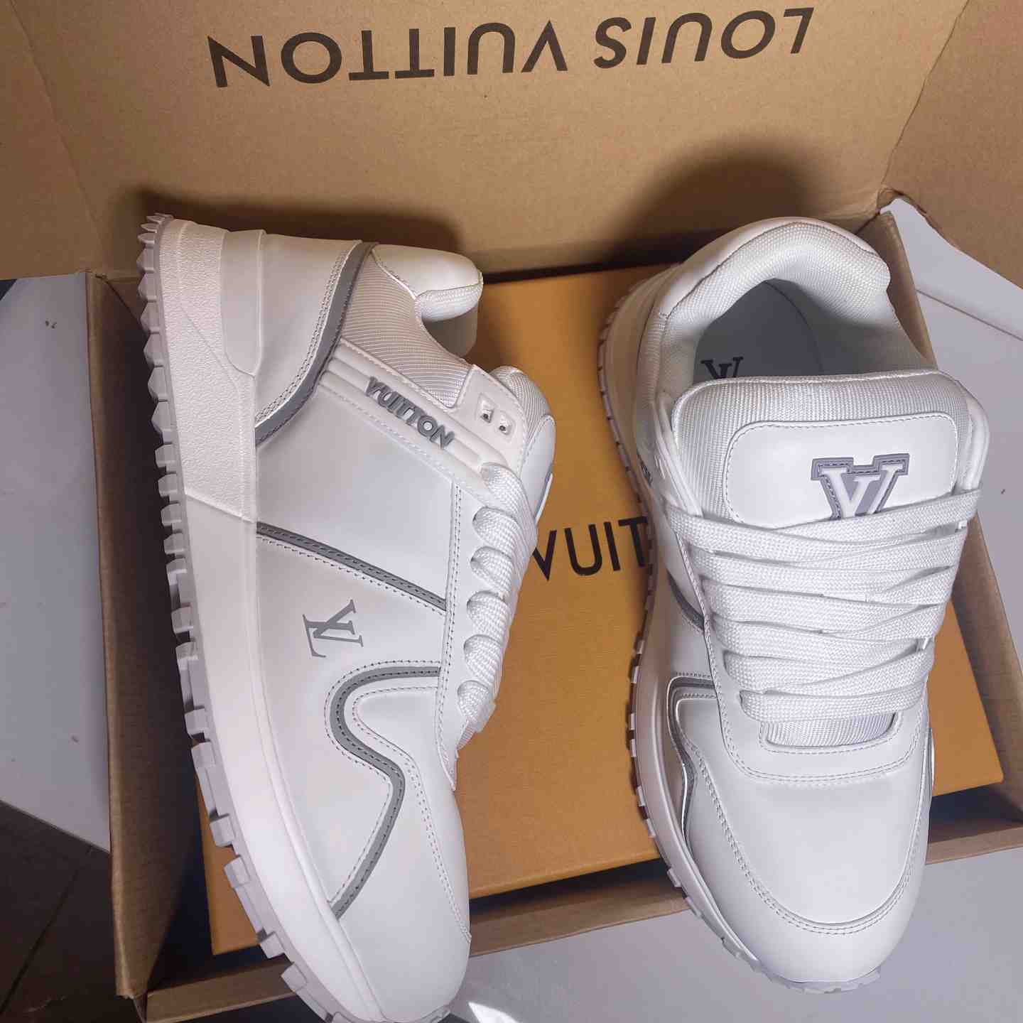 Louis Vuitton Run Away Maxi Sneaker   1AHSRM - DesignerGu