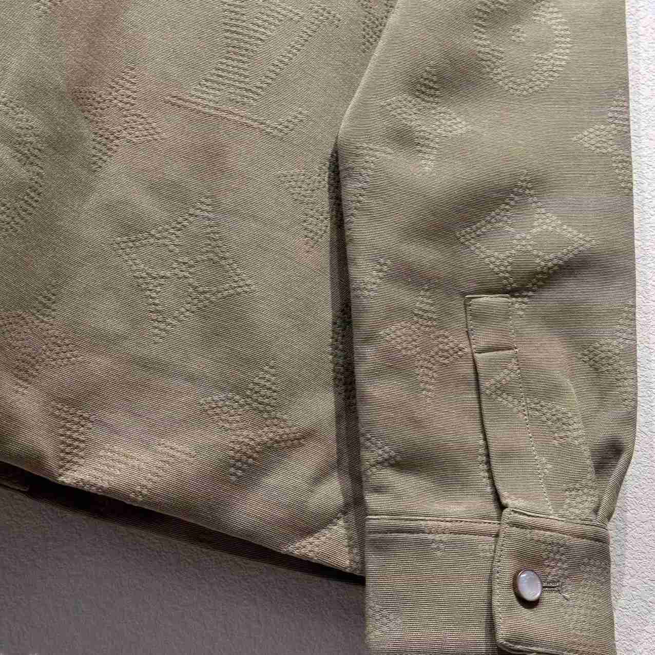 Louis Vuitton Monogram Embroidered Chic Overshirt   1AHBI3 - DesignerGu