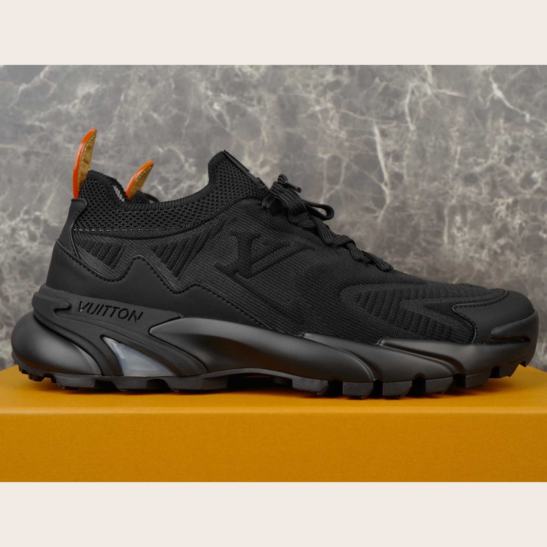 Louis Vuitton LV Runner Tatic Sneaker   1AILJ2 - DesignerGu