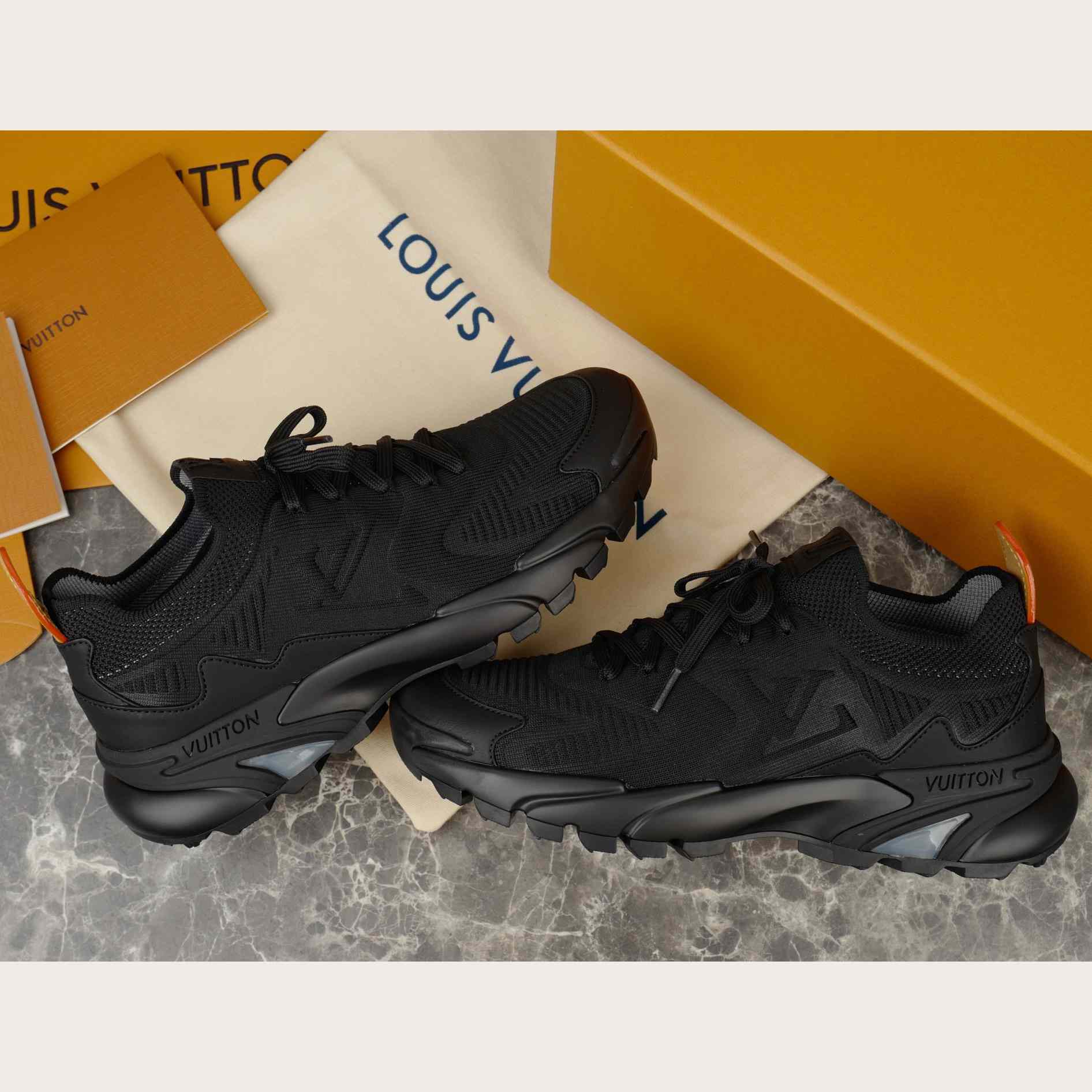 Louis Vuitton LV Runner Tatic Sneaker   1AILJ2 - DesignerGu