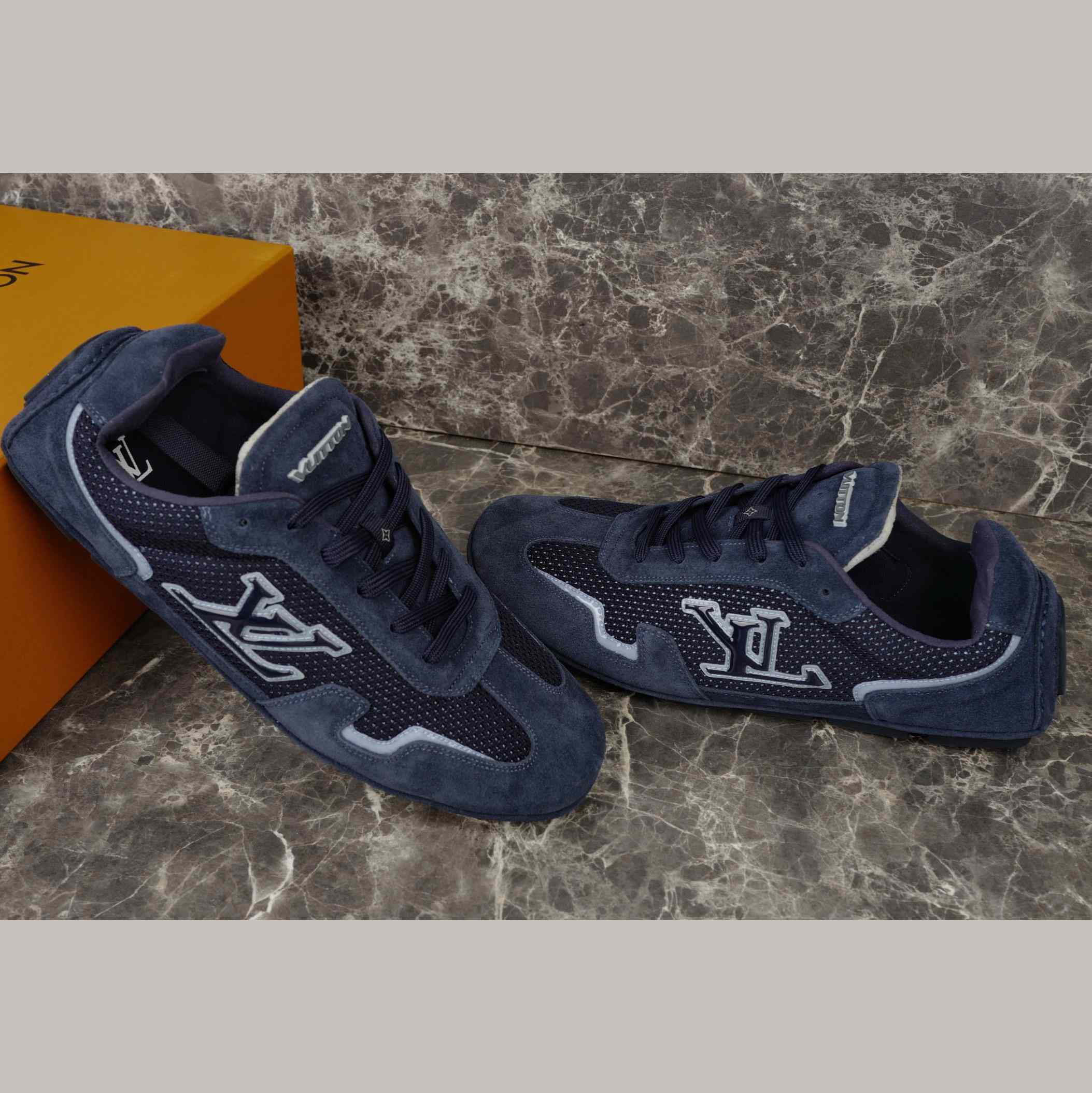 Louis Vuitton LV Rally Sneaker   1AHU69 - DesignerGu