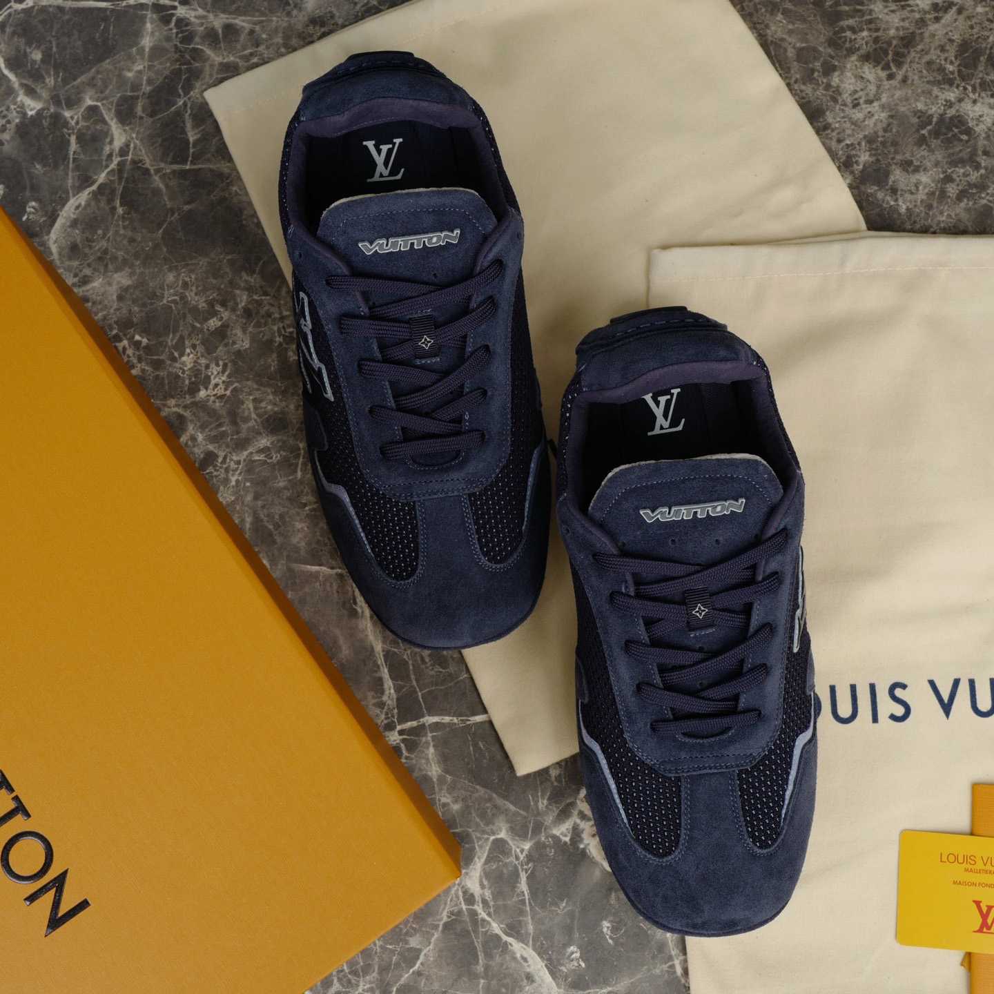 Louis Vuitton LV Rally Sneaker   1AHU69 - DesignerGu