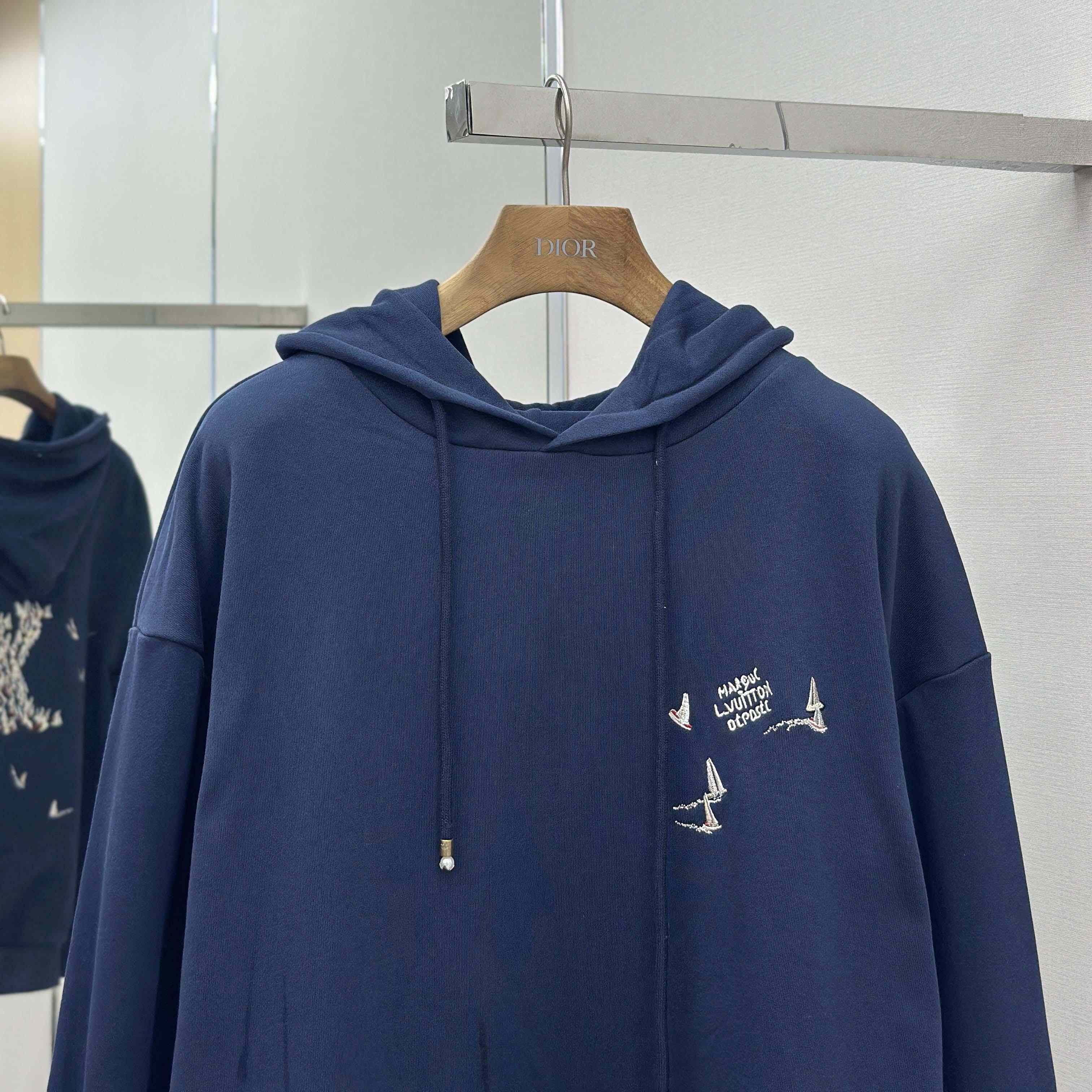 Louis Vuitton Embroidered Signature Hoodie   1AHW68 - DesignerGu