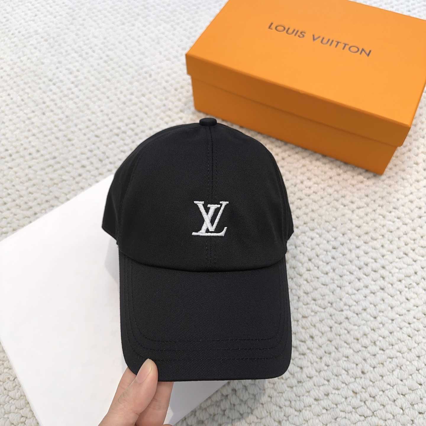 Louis Vuitton Cap - DesignerGu