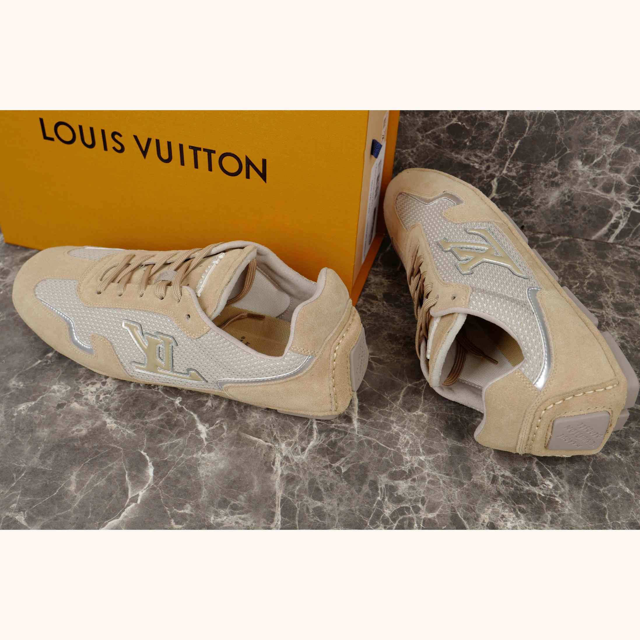 Louis Vuitton LV Rally Sneaker   1AHU09 - DesignerGu