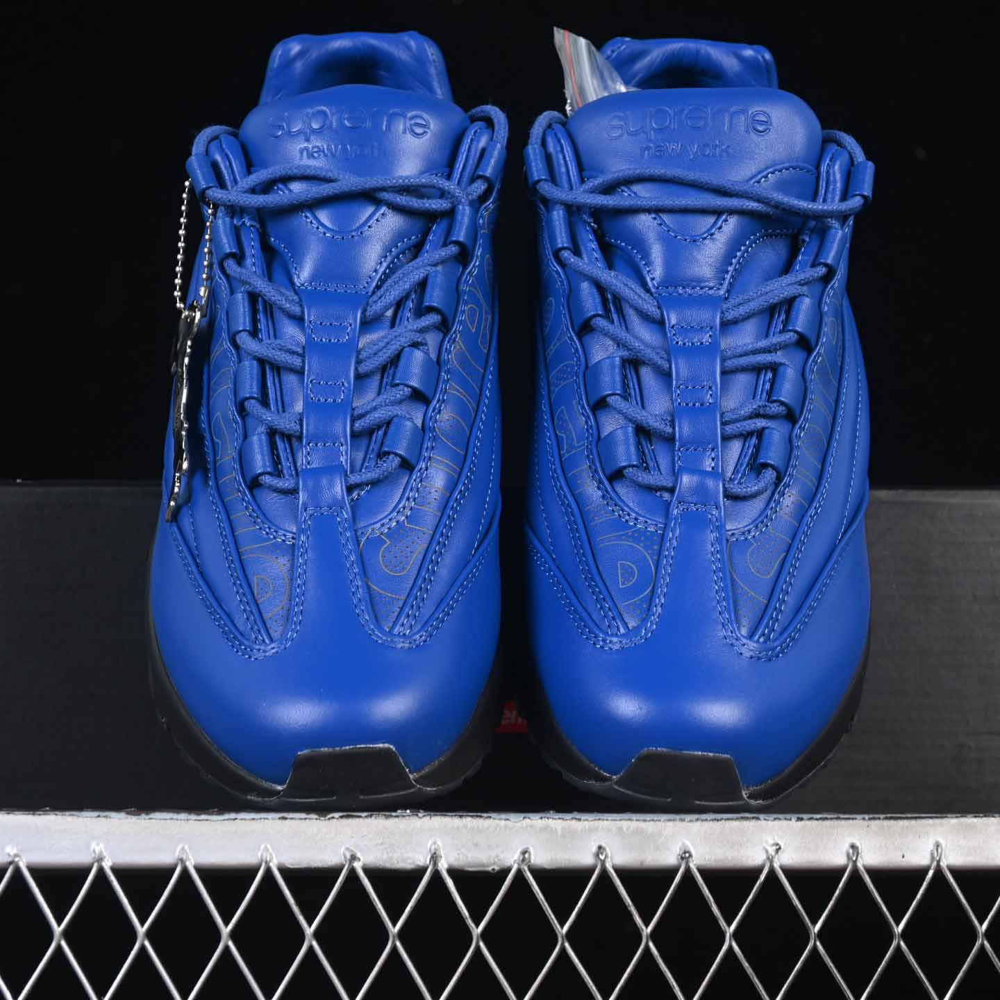 Supreme x Nike Air Max 95 Lux    CI0999-400 - DesignerGu