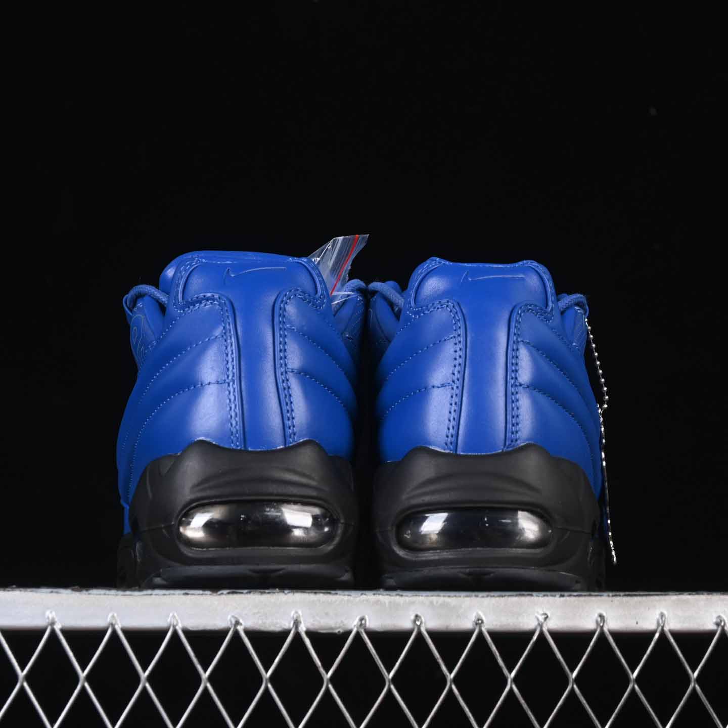 Supreme x Nike Air Max 95 Lux    CI0999-400 - DesignerGu